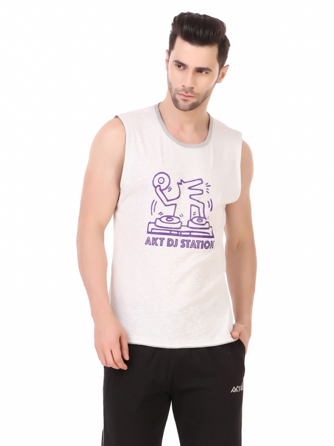 

ALAKH HUB Men Printed Applique T-shirt, White