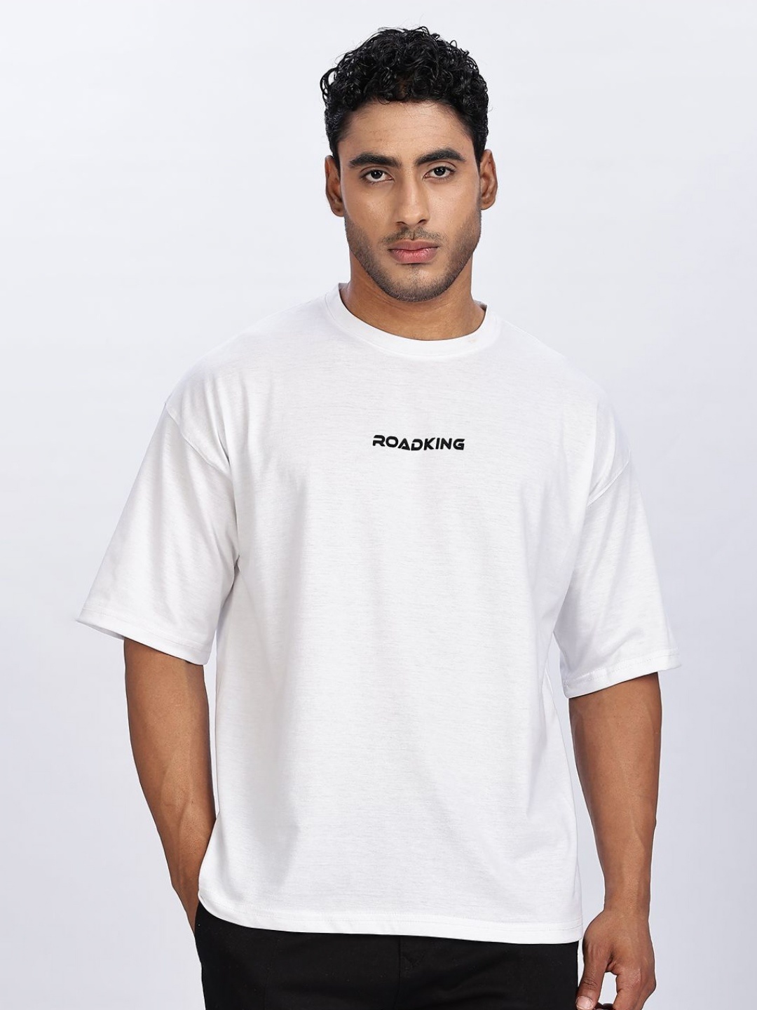 

Roadking Men Brand Logo Drop-Shoulder Sleeves Monochrome Bio Finish Pockets T-shirt, White