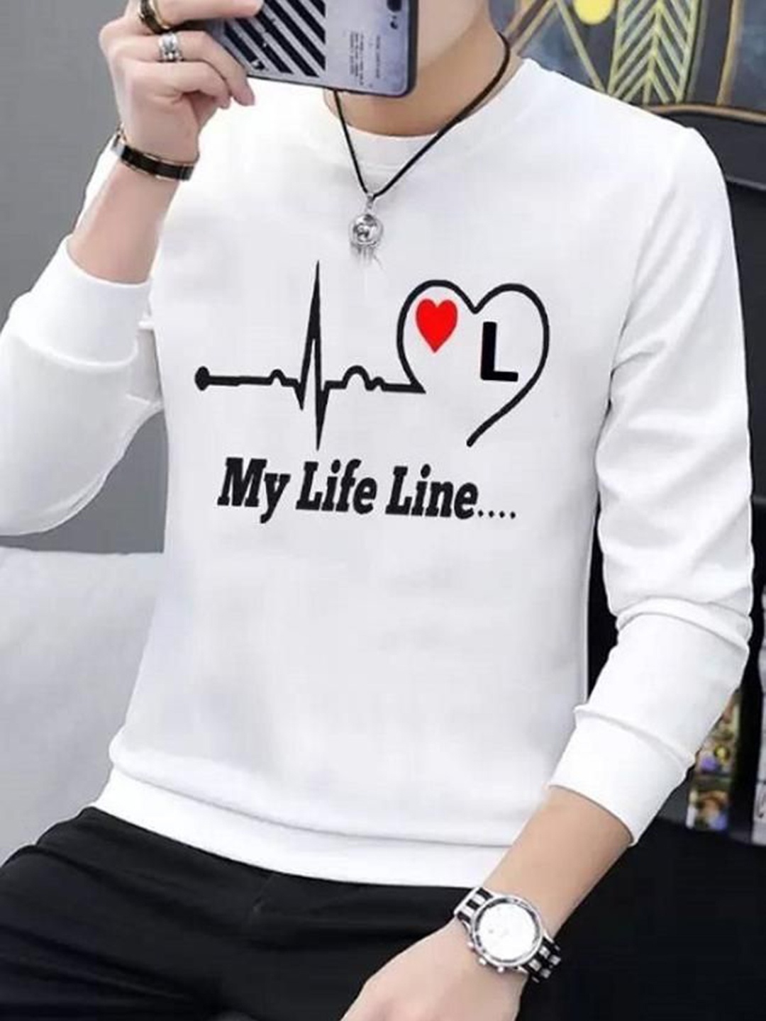 

Unicus Apparel Men V-Neck Applique T-shirt, White
