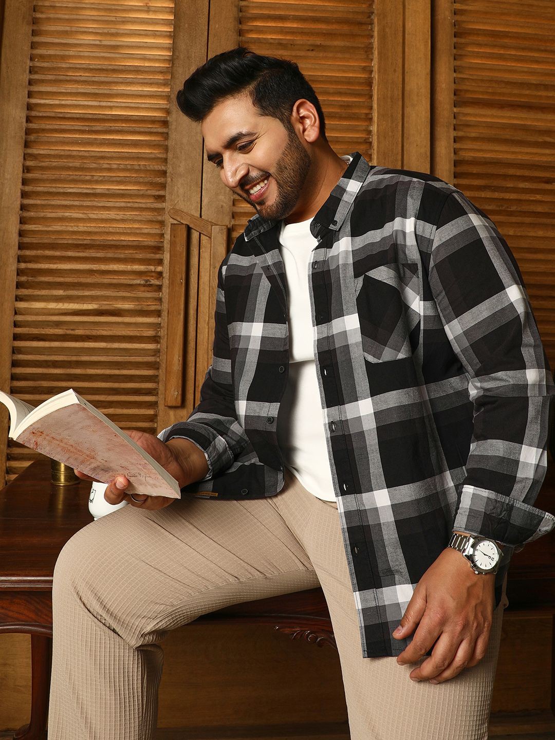 

Instafab Plus Men Comfort Opaque Checked Casual Shirt, Black
