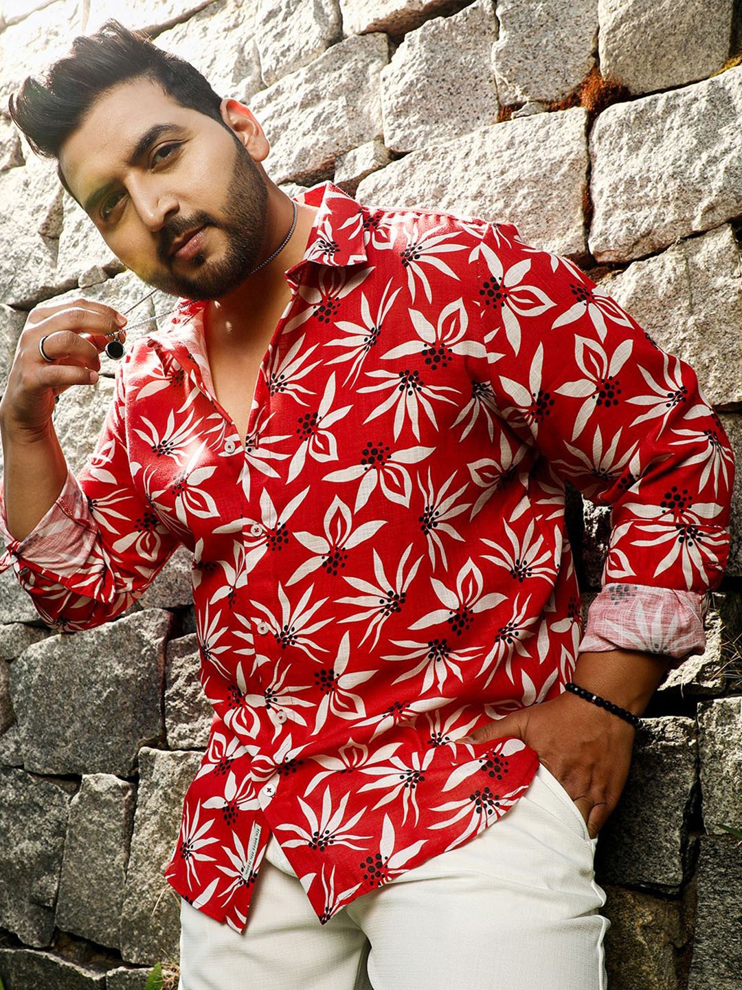

Instafab Plus Men Comfort Opaque Printed Casual Shirt, Red