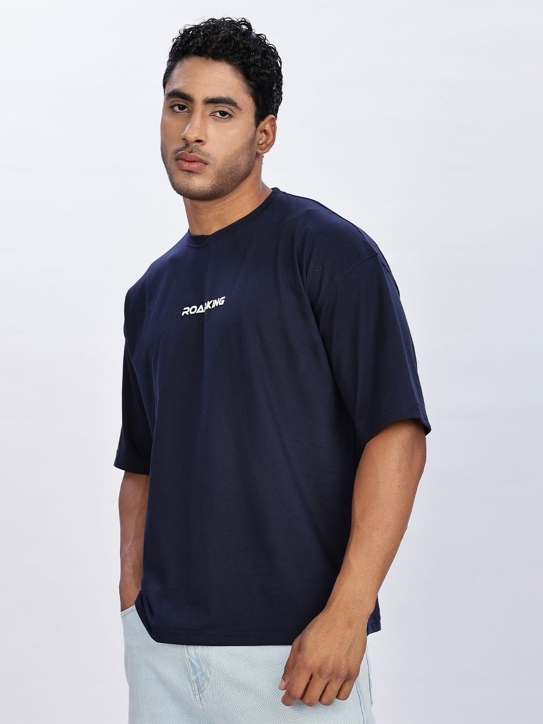 

Roadking Men Brand Logo Drop-Shoulder Sleeves Bio Finish Pockets T-shirt, Navy blue