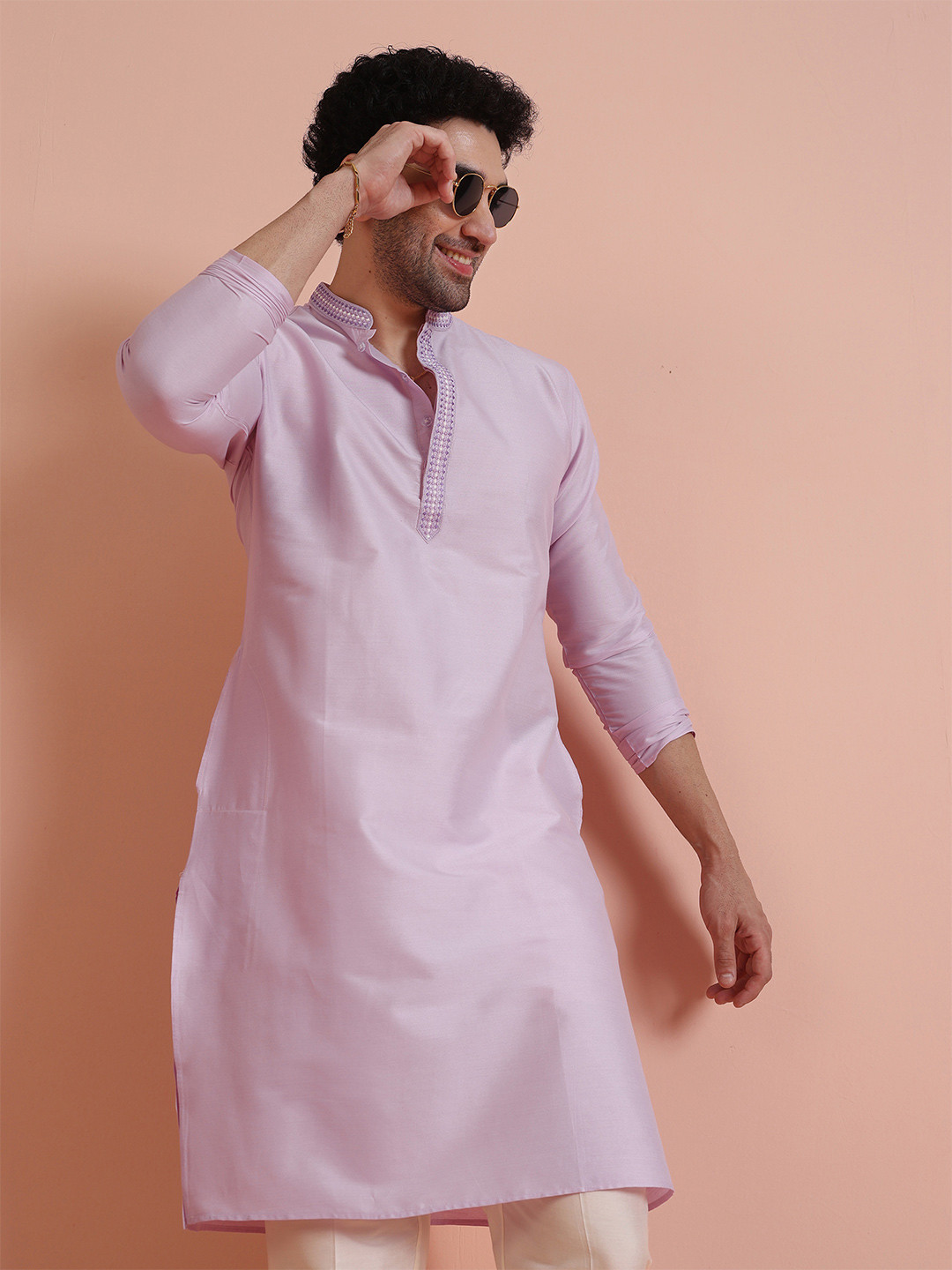 KISAH Men Solid Regular Fit Thread Work Kurta