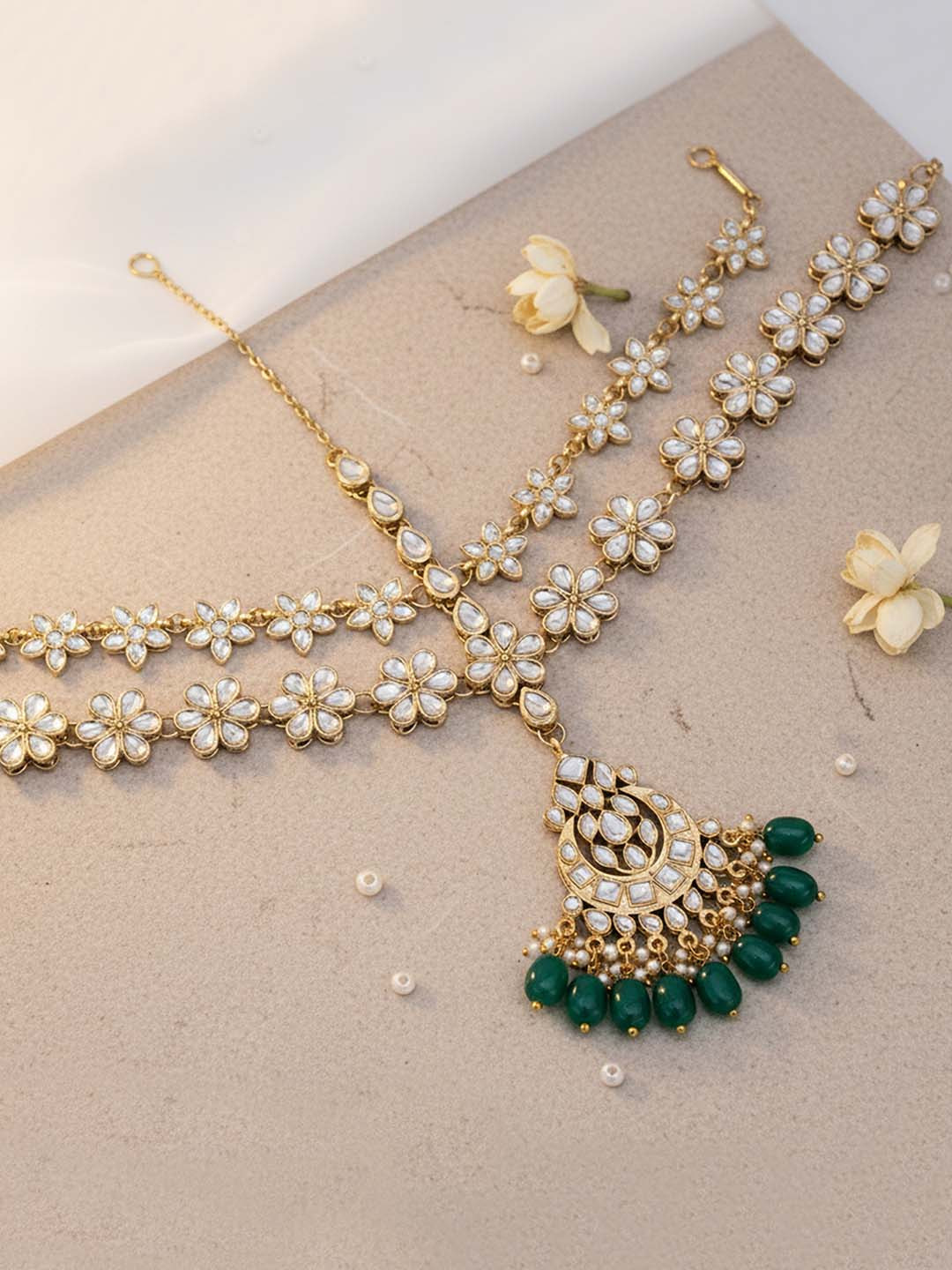 KARATCART Gold-Plated White & Green Kundan-Studded & Beaded Handcrafted Matha Patti