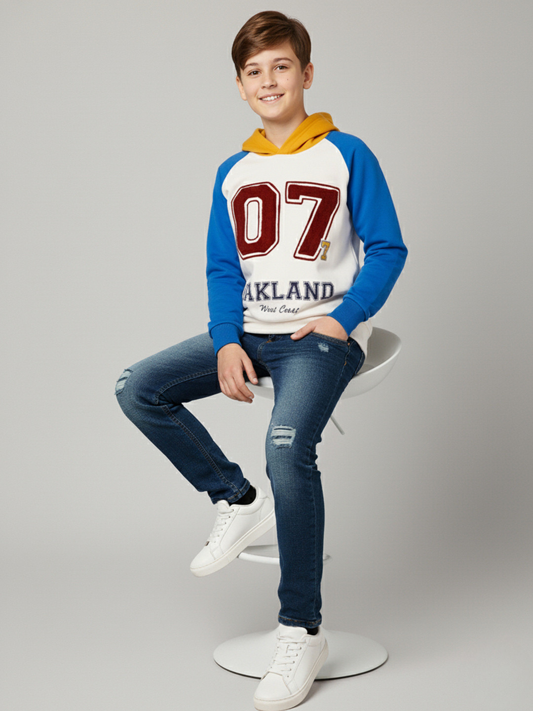 Alan Jones Boys Alphanumeric Printed Hooded Pullover