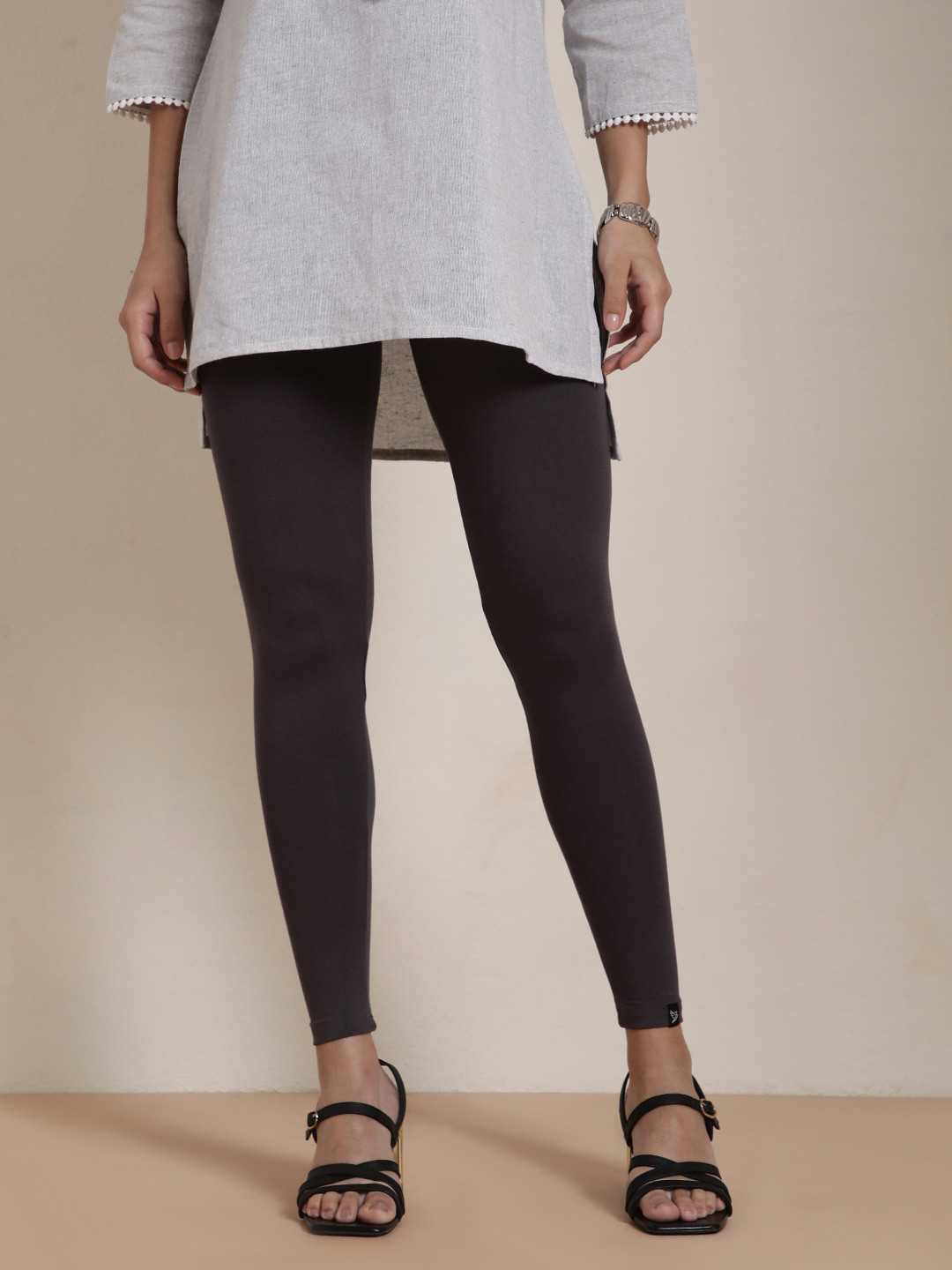 TWIN BIRDS Women Grey Solid Tailored Fit Ankle Length Leggings