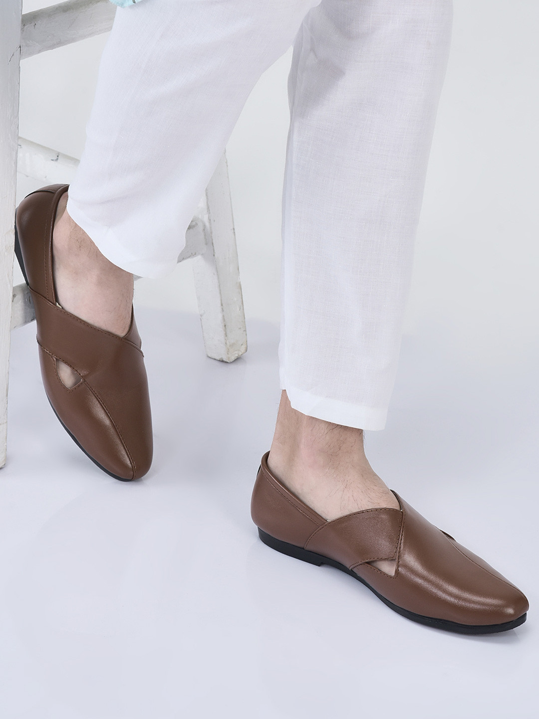 FAUSTO Men Tan Brown Lightweight Criss Cross PU Mojaris