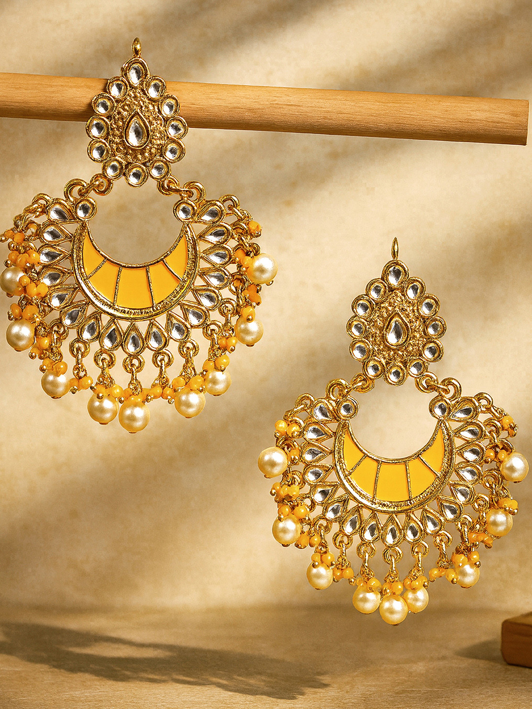 KARATCART Women Yellow & White Classic Chandbalis Earrings