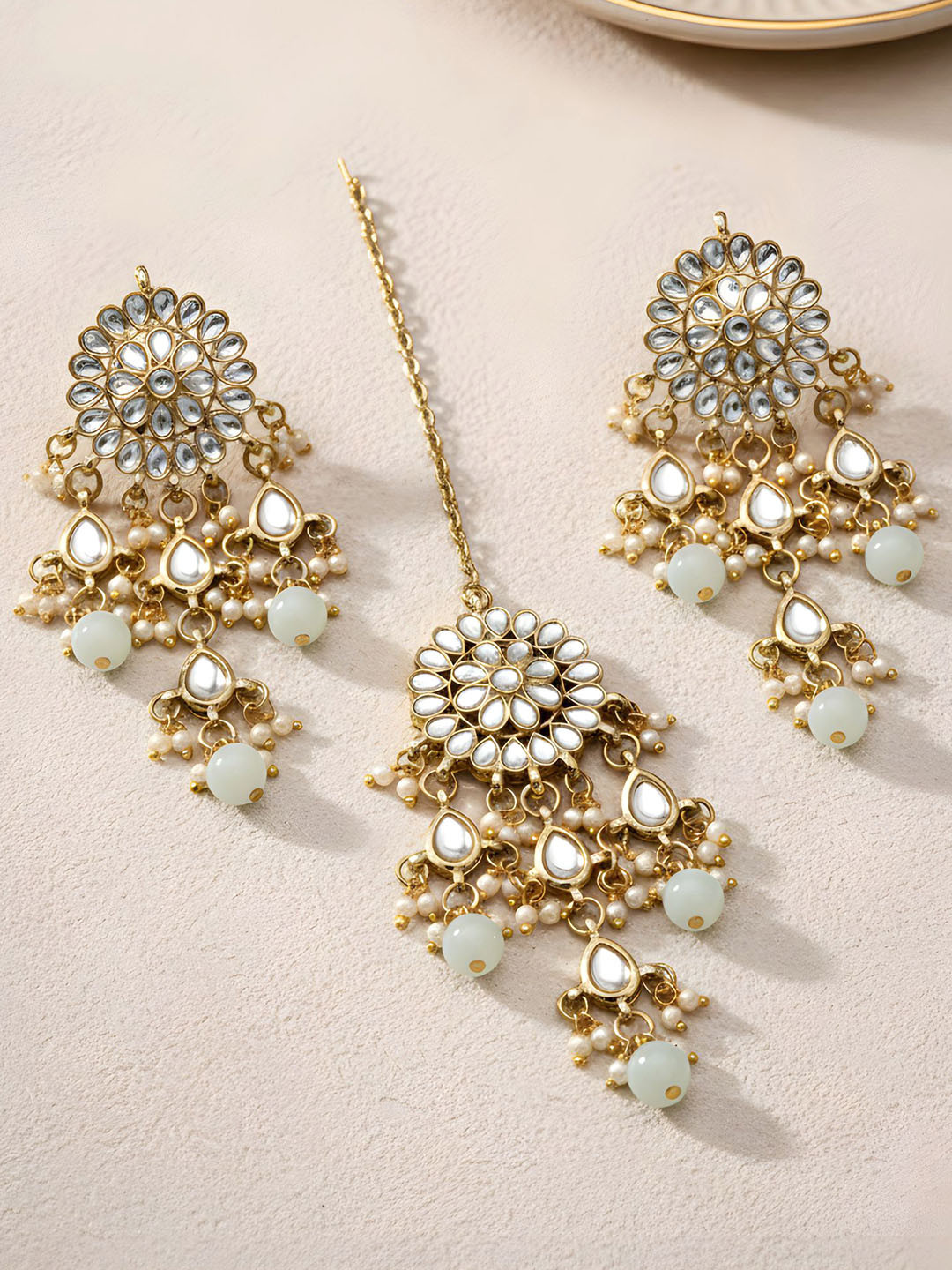 KARATCART Gold-Plated Lime Green Kundan-Studded & Beaded Earrings & Maangtikka Set