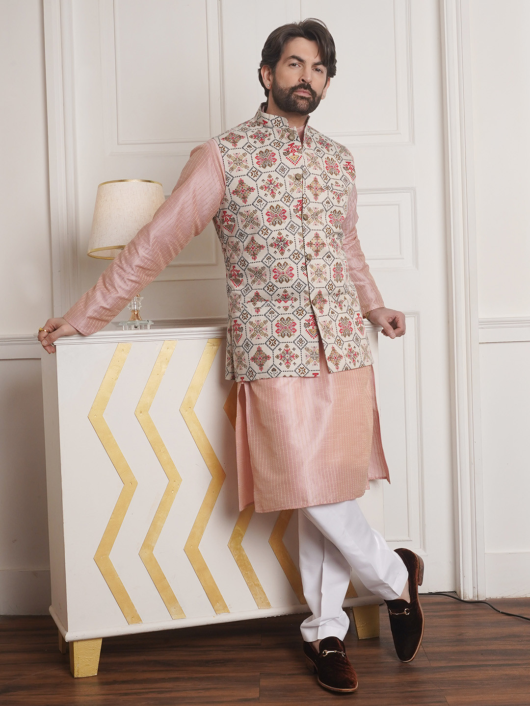 SOJANYA Men Pink Solid Kurta & Churidar Comes With a Nehru Jacket