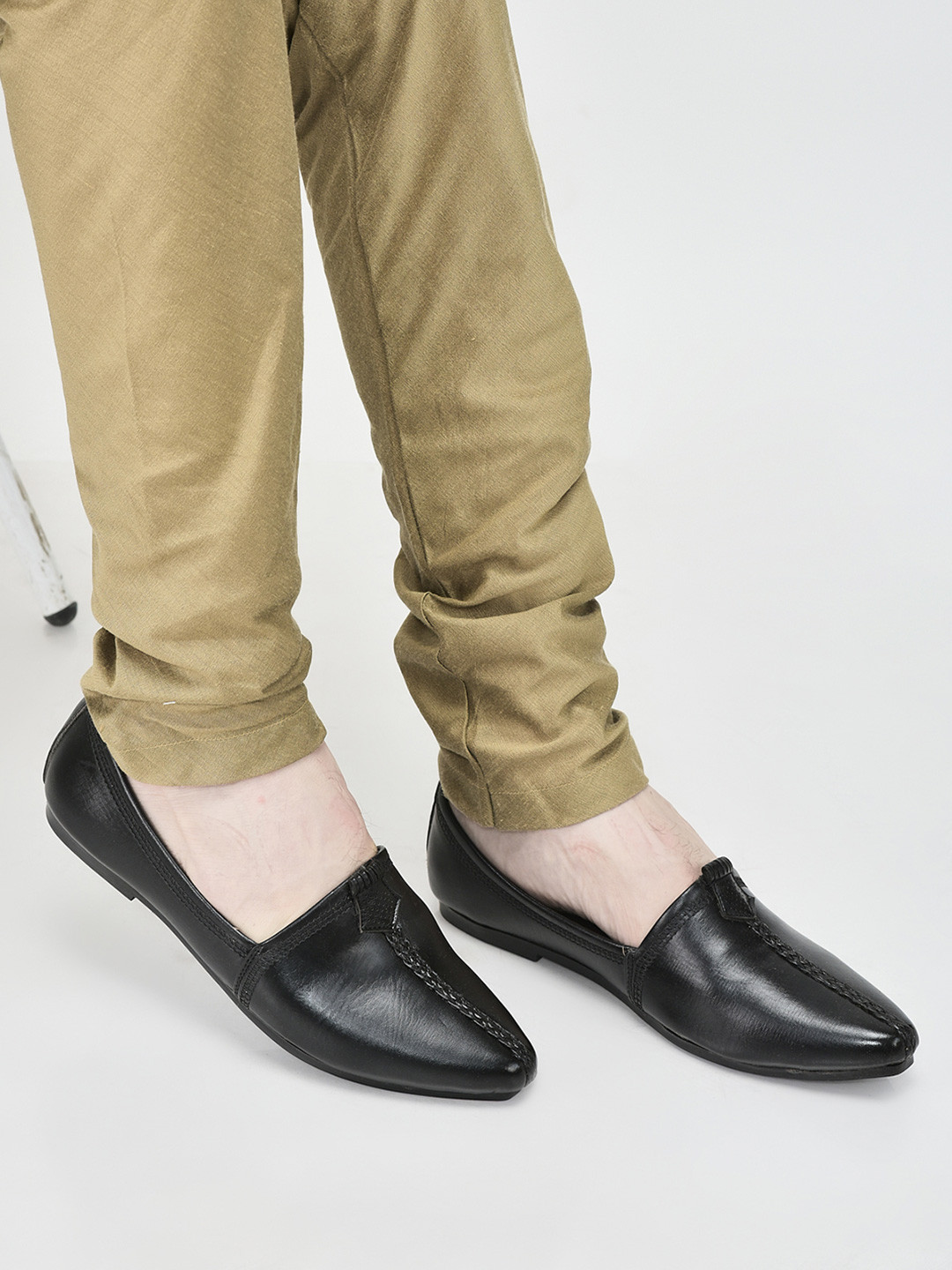 FAUSTO Men Textured Lightweight Mojaris
