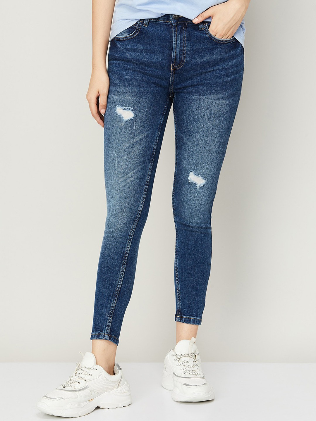 

Fame Forever by Lifestyle Women Blue Skinny Fit Mildly Distressed Heavy Fade Jeans