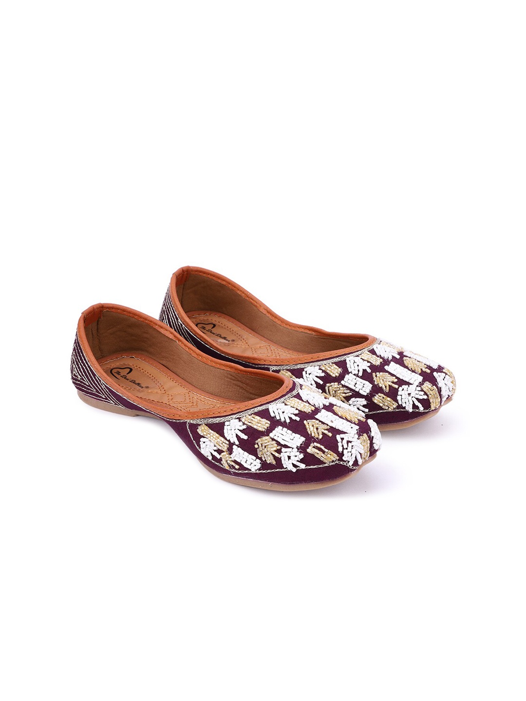 

The Desi Dulhan Women Purple Embellished Ethnic Mojaris Flats
