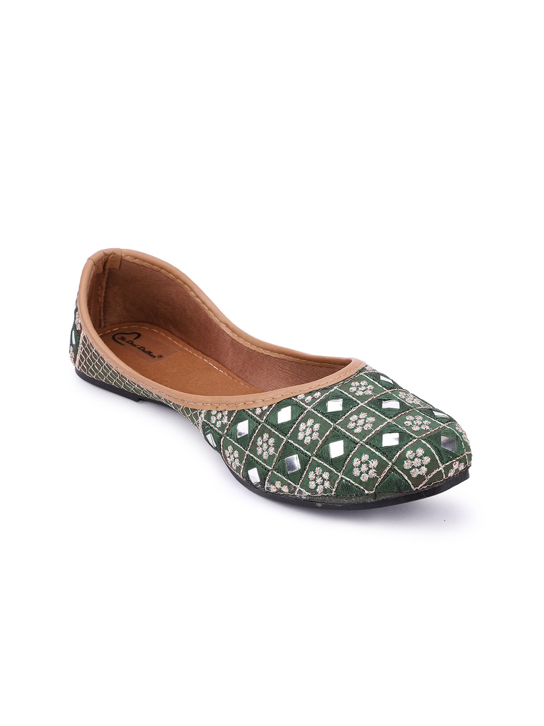 

The Desi Dulhan Women Green And Gold Embroidered And Embellished Ethnic Mojaris Flats