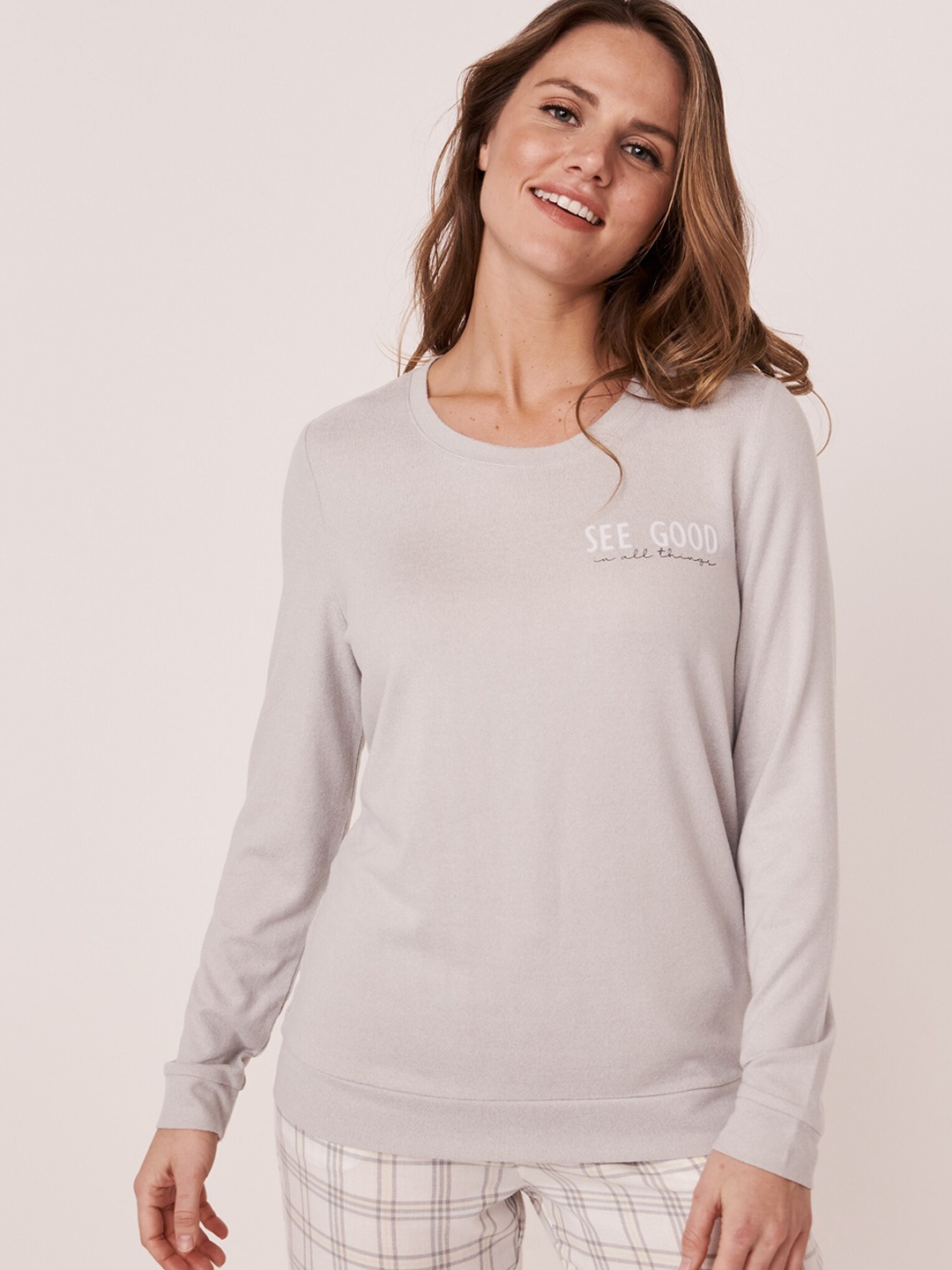 

La Vie en Rose Women Grey Solid Lounge Tshirt