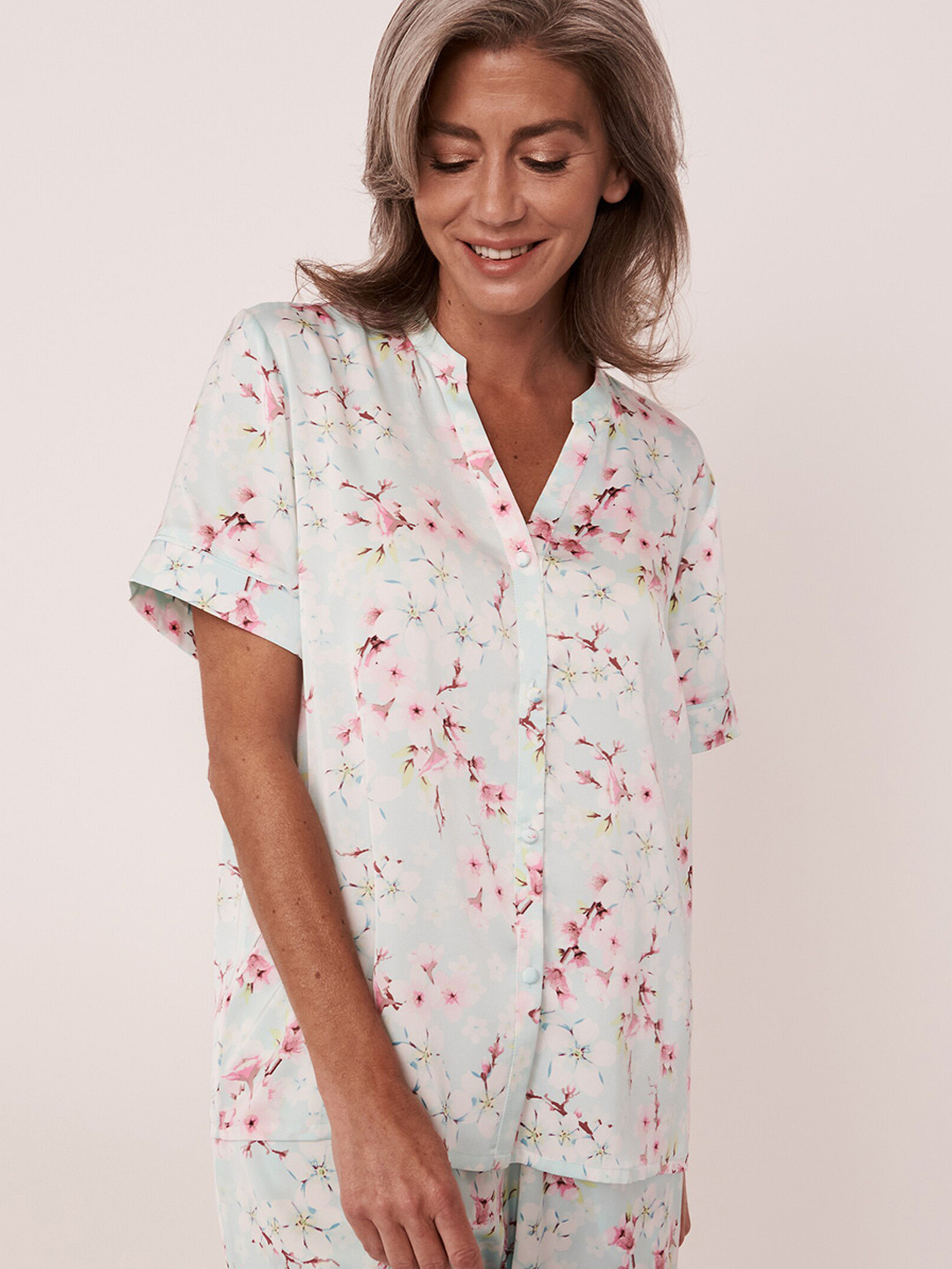 

La Vie en Rose Women Off-White Printed Lounge Shirt