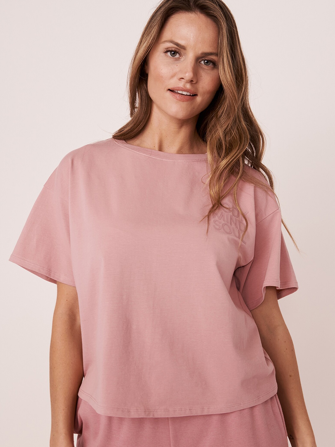 

La Vie en Rose Women Pink Solid Cotton Lounge T-shirt