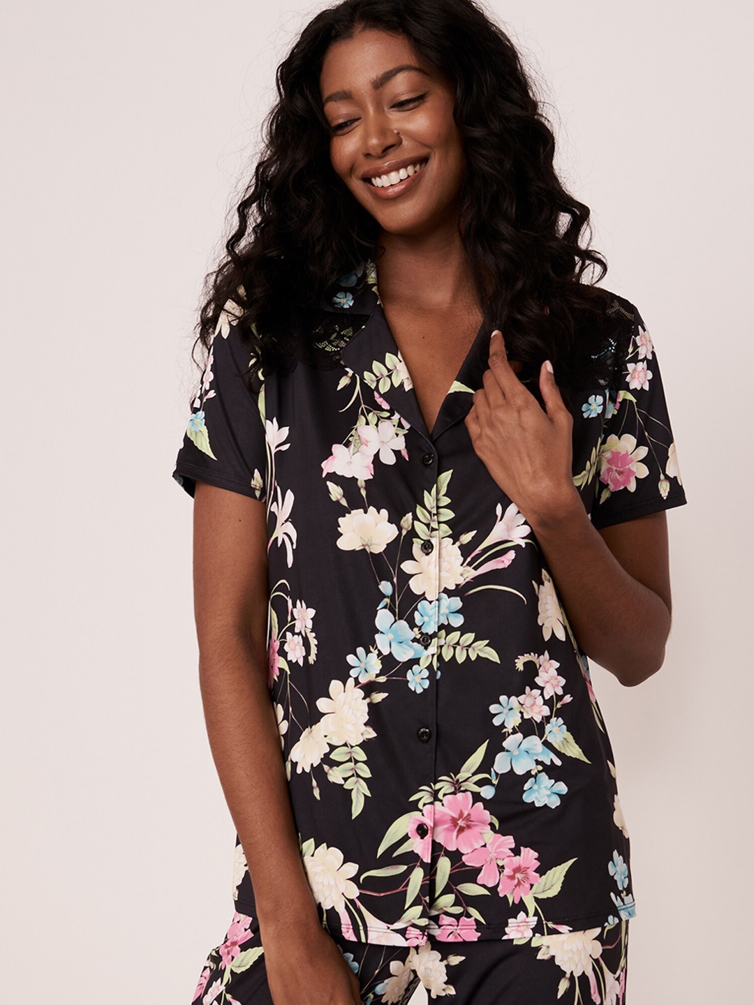 

La Vie en Rose Women Black Floral Printed Lounge Shirt