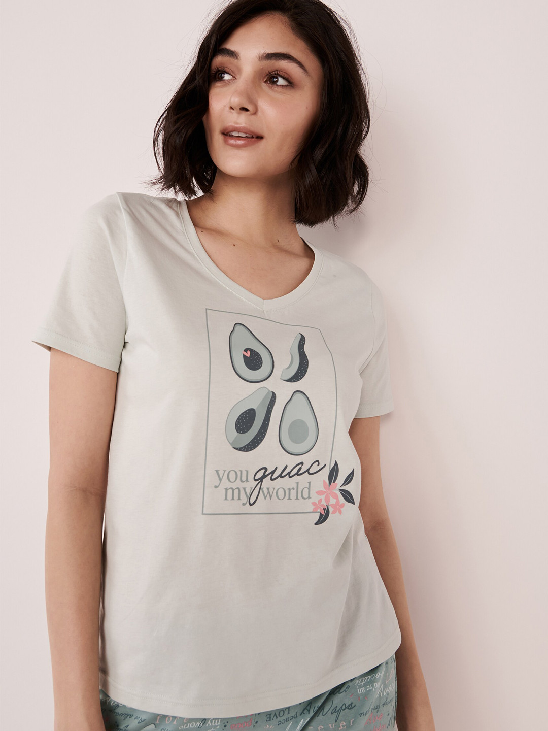

La Vie en Rose Women Grey Printed Cotton Tshirt