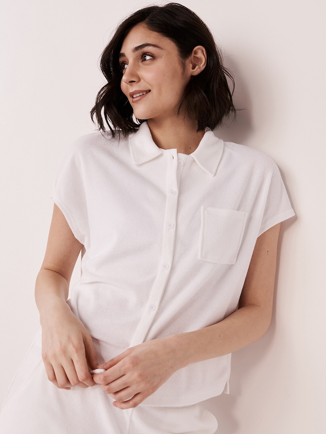 

La Vie en Rose Women White Solid Lounge Button-down T-shirts