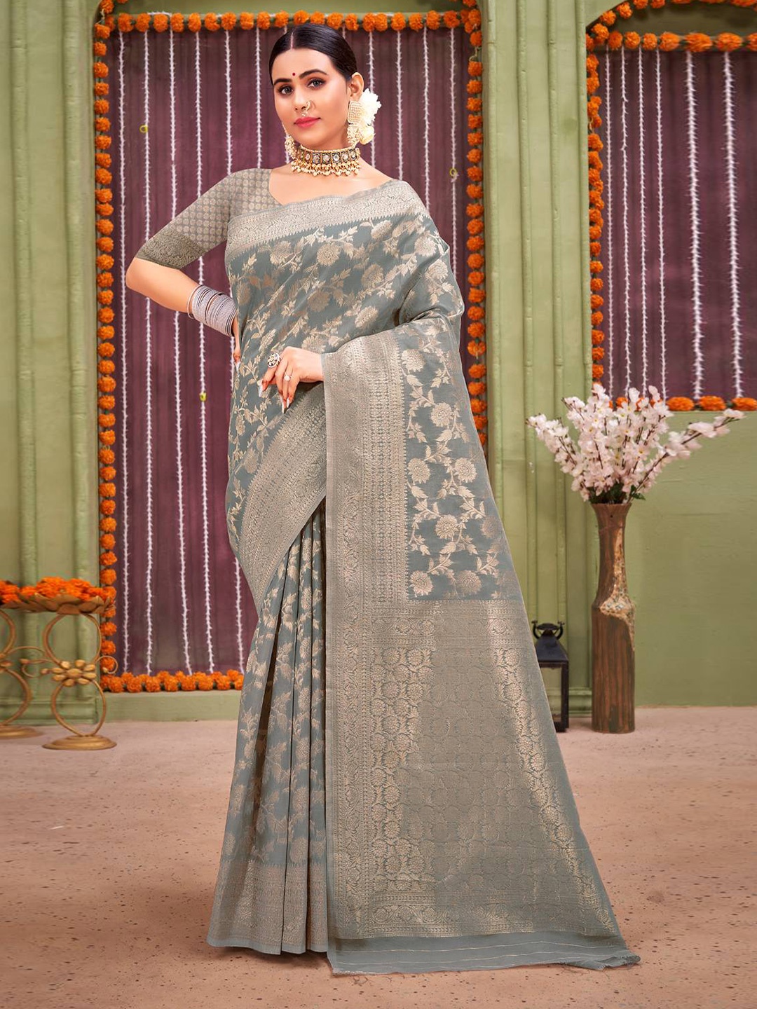 

KARAGIRI Grey & Silver-Toned Woven Design Zari Linen Blend Saree