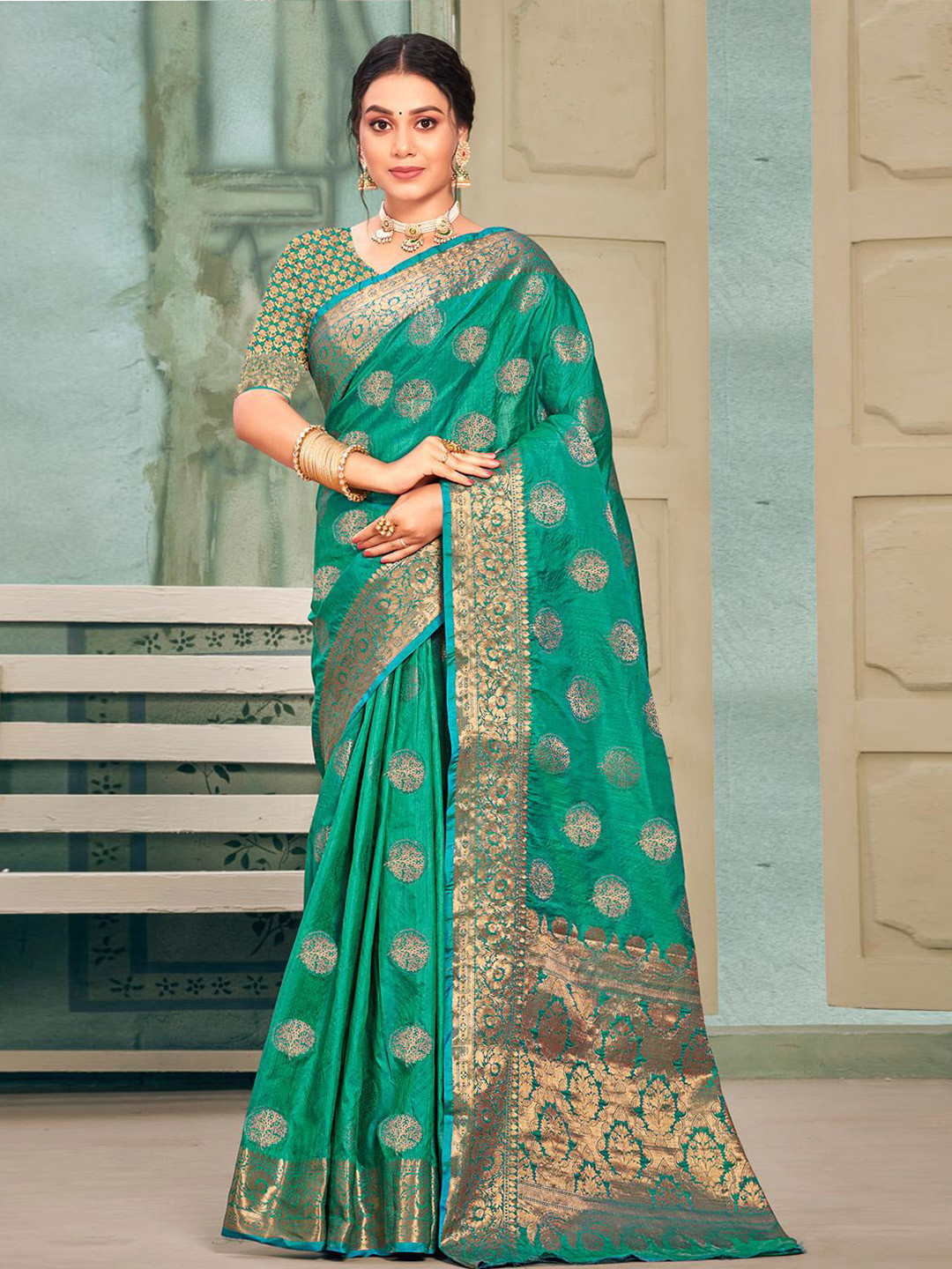 

KARAGIRI Sea Green & Gold-Toned Woven Design Zari Saree