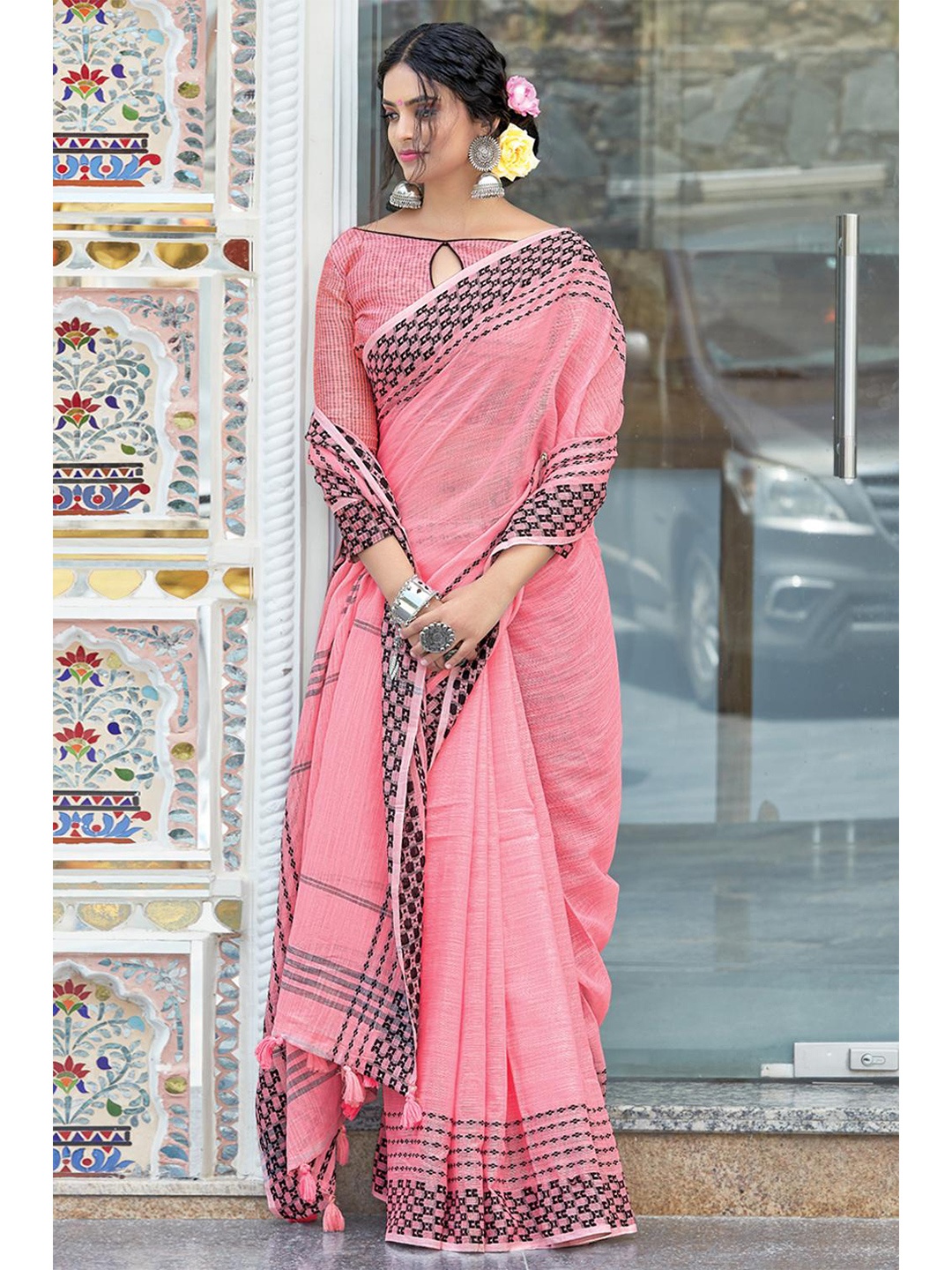 

KARAGIRI Pink & Black Linen Blend Saree