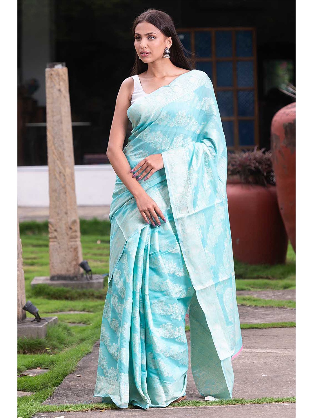 

KARAGIRI Blue & Silver-Toned Woven Design Zari Organza Kanjeevaram Saree