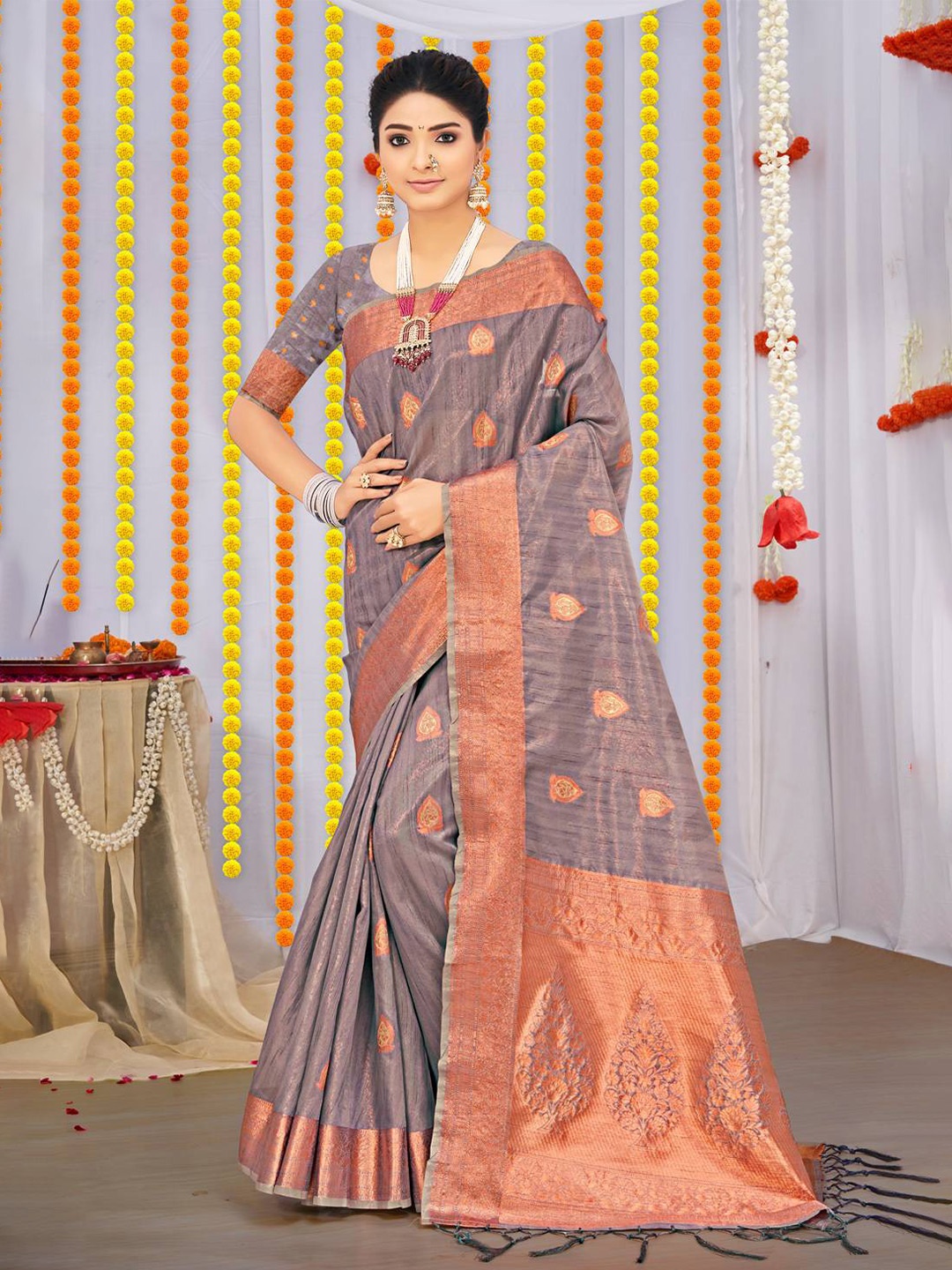 

KARAGIRI Grey & Copper-Toned Woven Design Zari Organza Saree