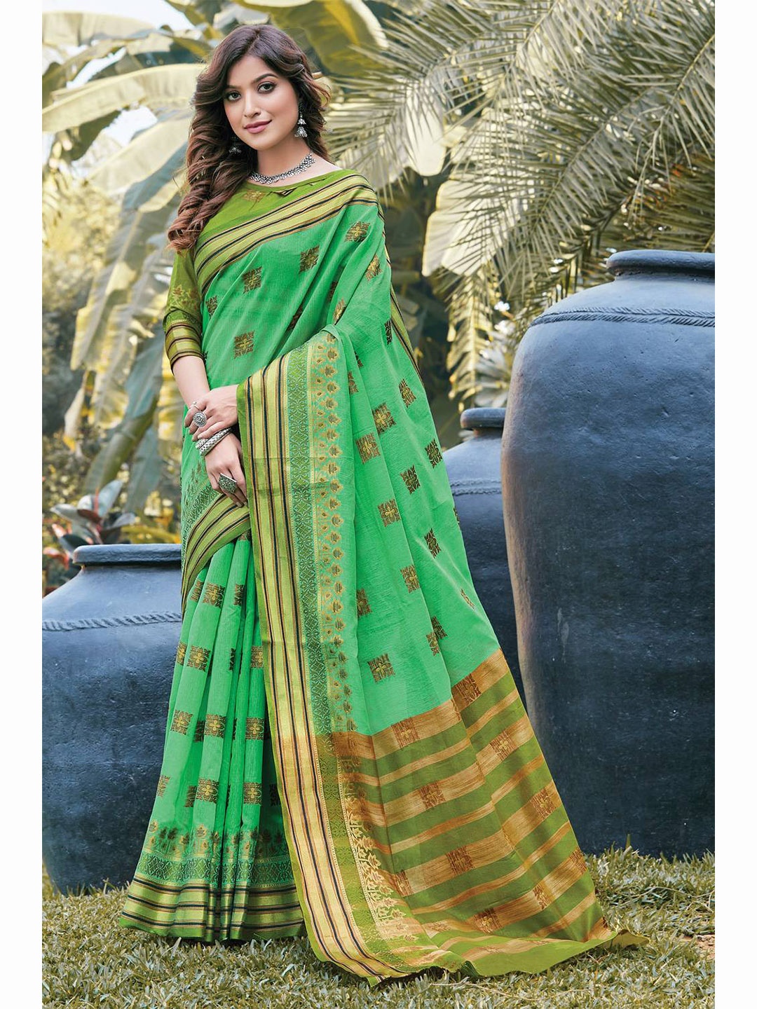 

KARAGIRI Green & Navy Blue Checked Zari Saree