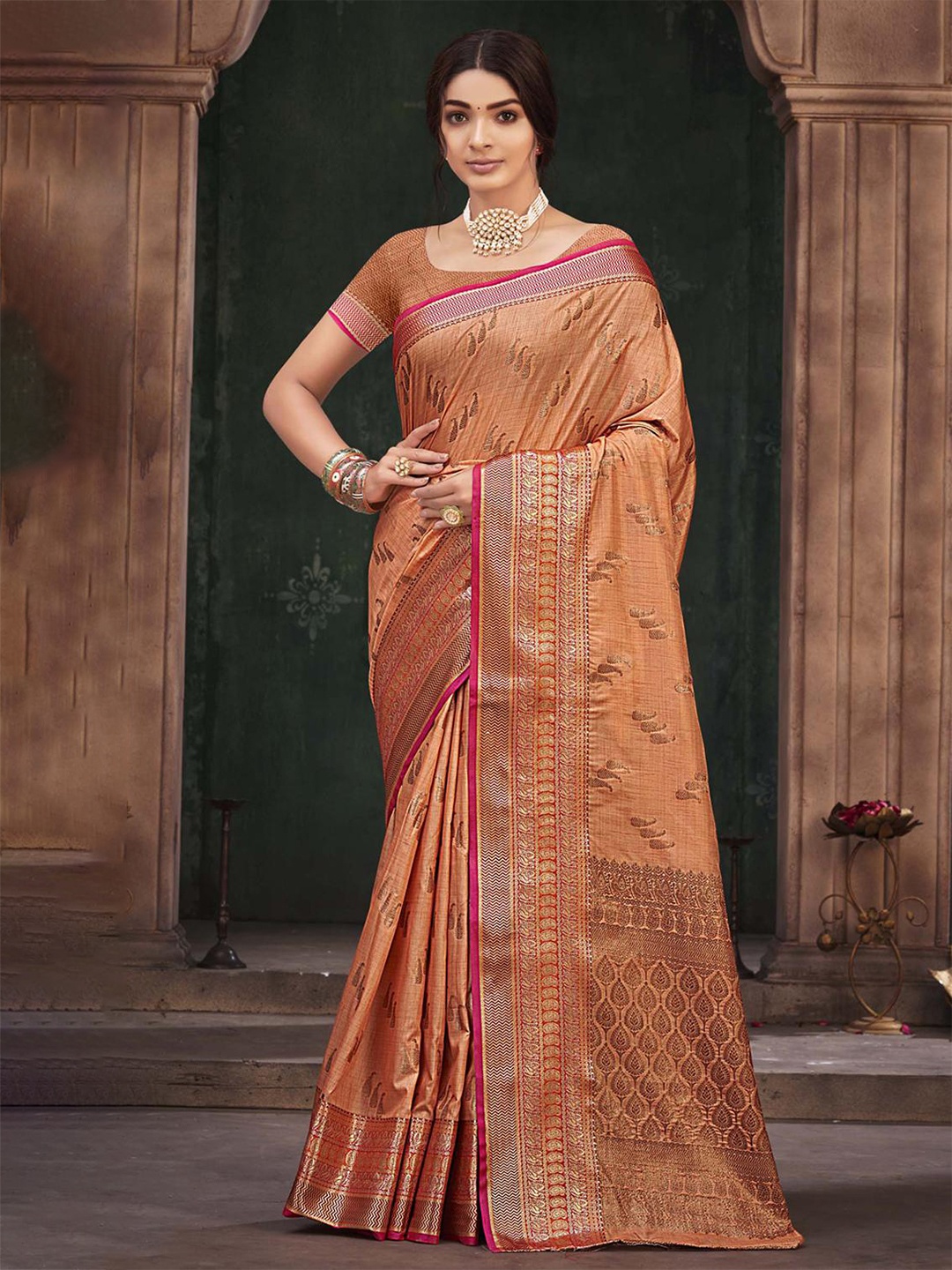 

KARAGIRI Peach-Coloured & Gold-Toned Zari Saree