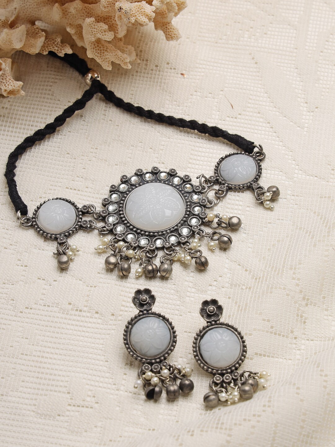 

Moedbuille Oxidised Silver-Plated Off-White & Pearls Beaded Jewellery Set