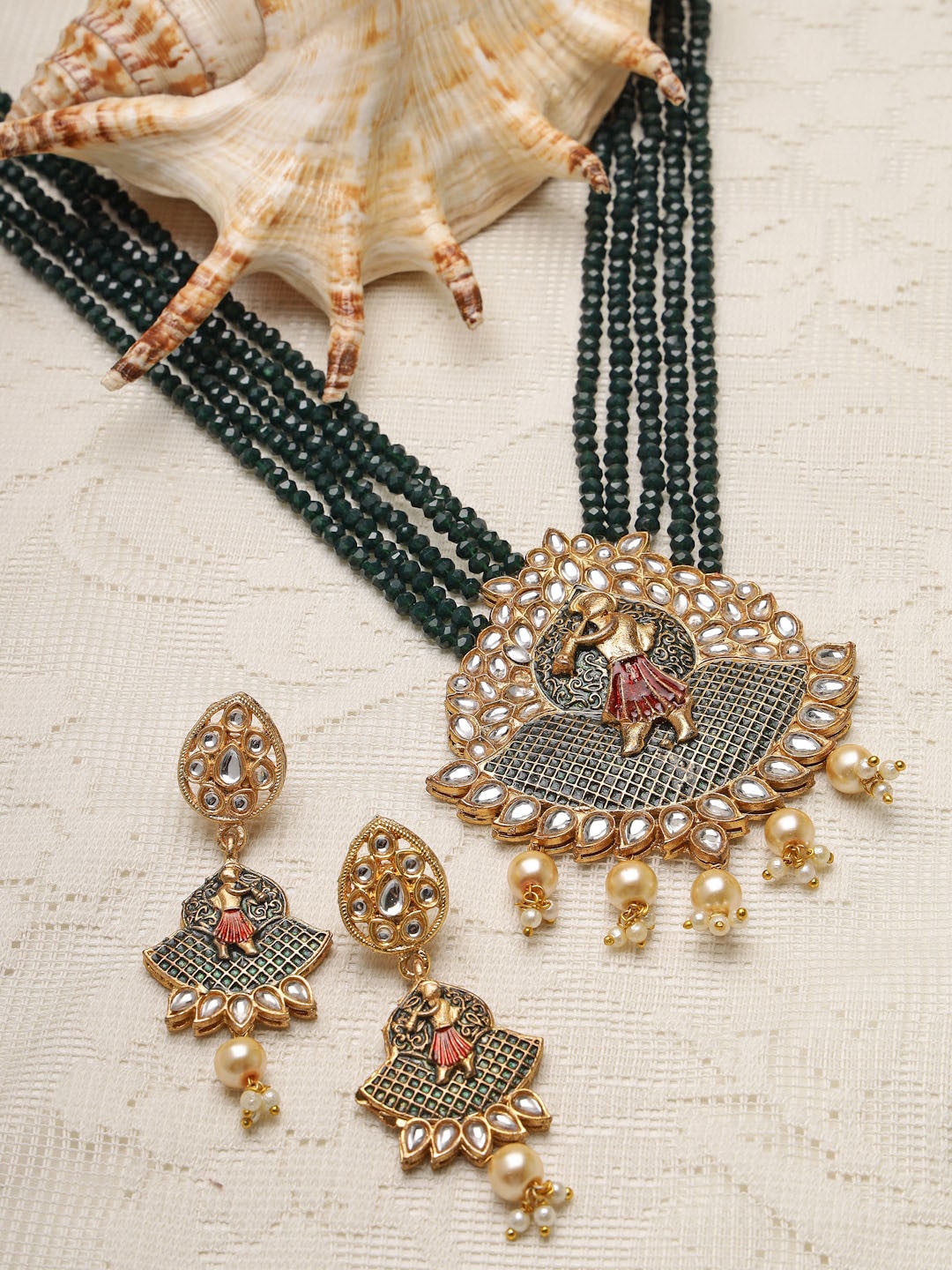

Moedbuille Gold-Plated Green & Kundan Stone-Studded Pearl Beaded Jewellery Set