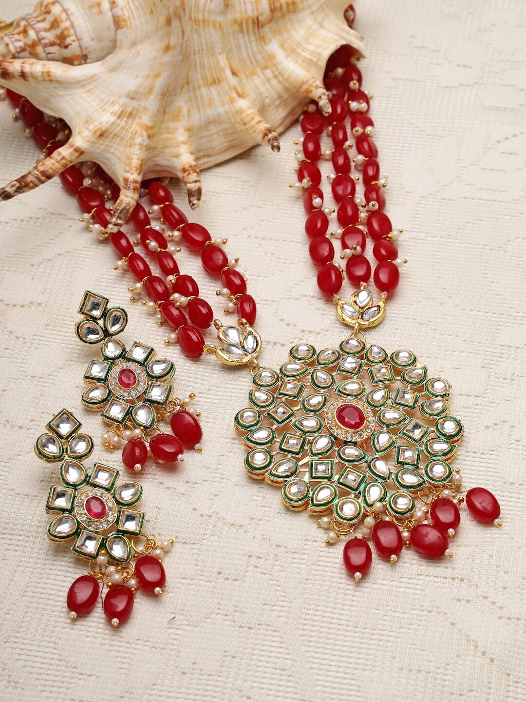 

Moedbuille Gold-Plated Gold-Colored Beaded Kundan & Pearls Jewellery Set