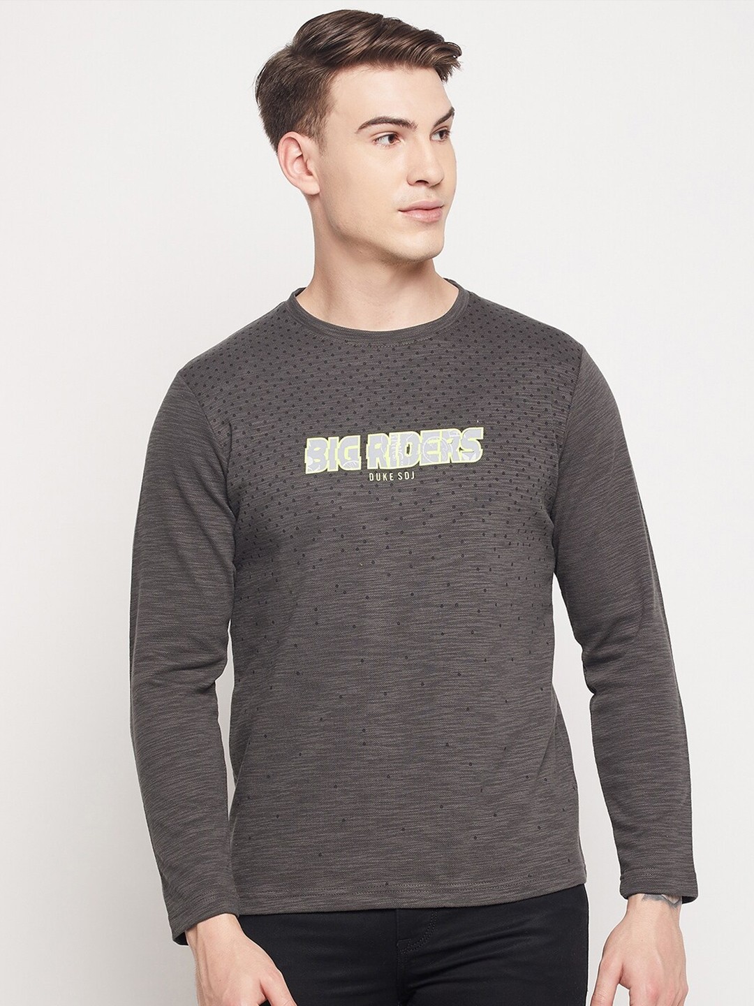 

Duke Men Green Typography Printed Slim Fit T-shirt