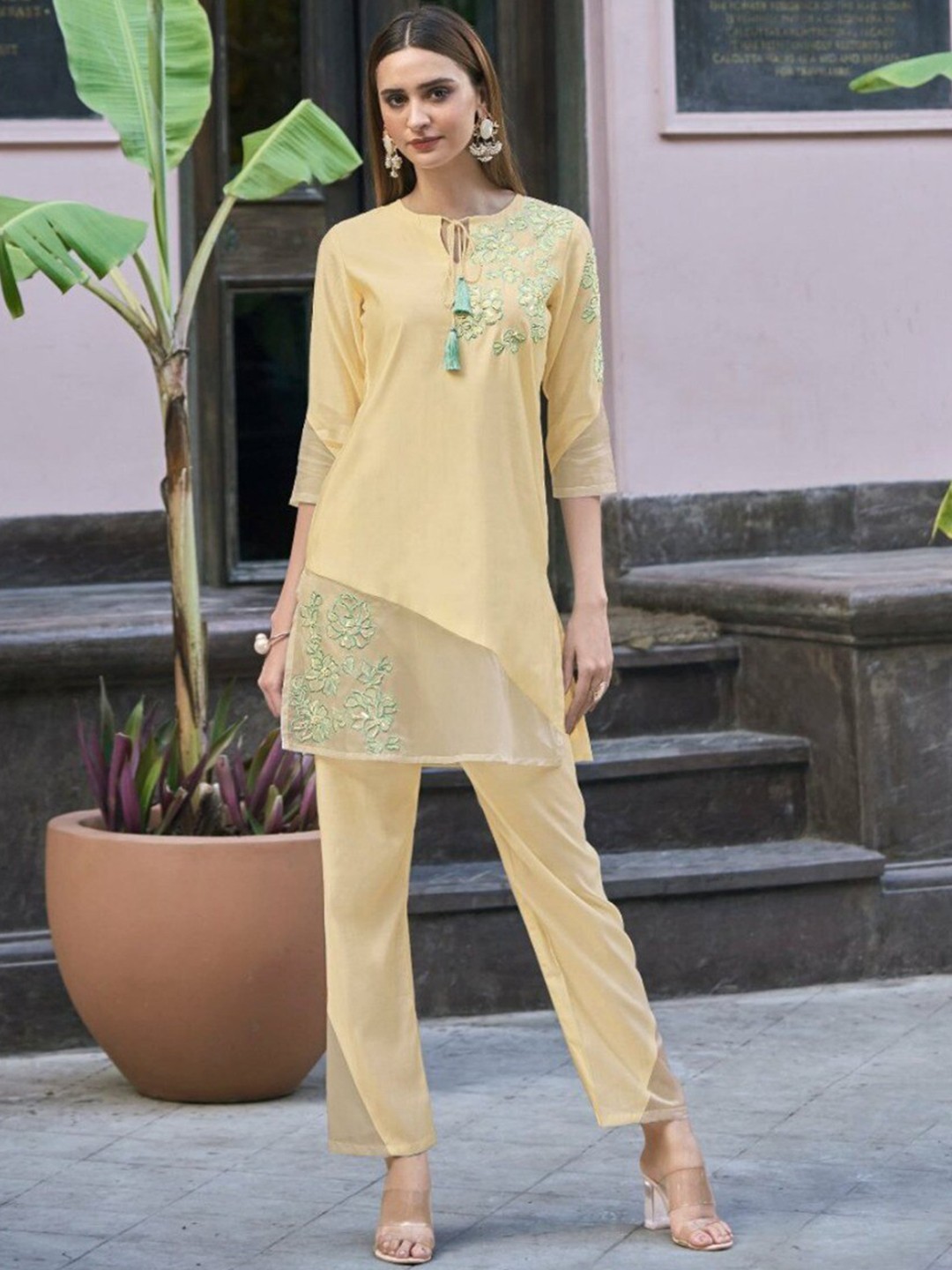 

AUTUMN LANE Women Yellow Floral Thread Work Kurti with Trouser