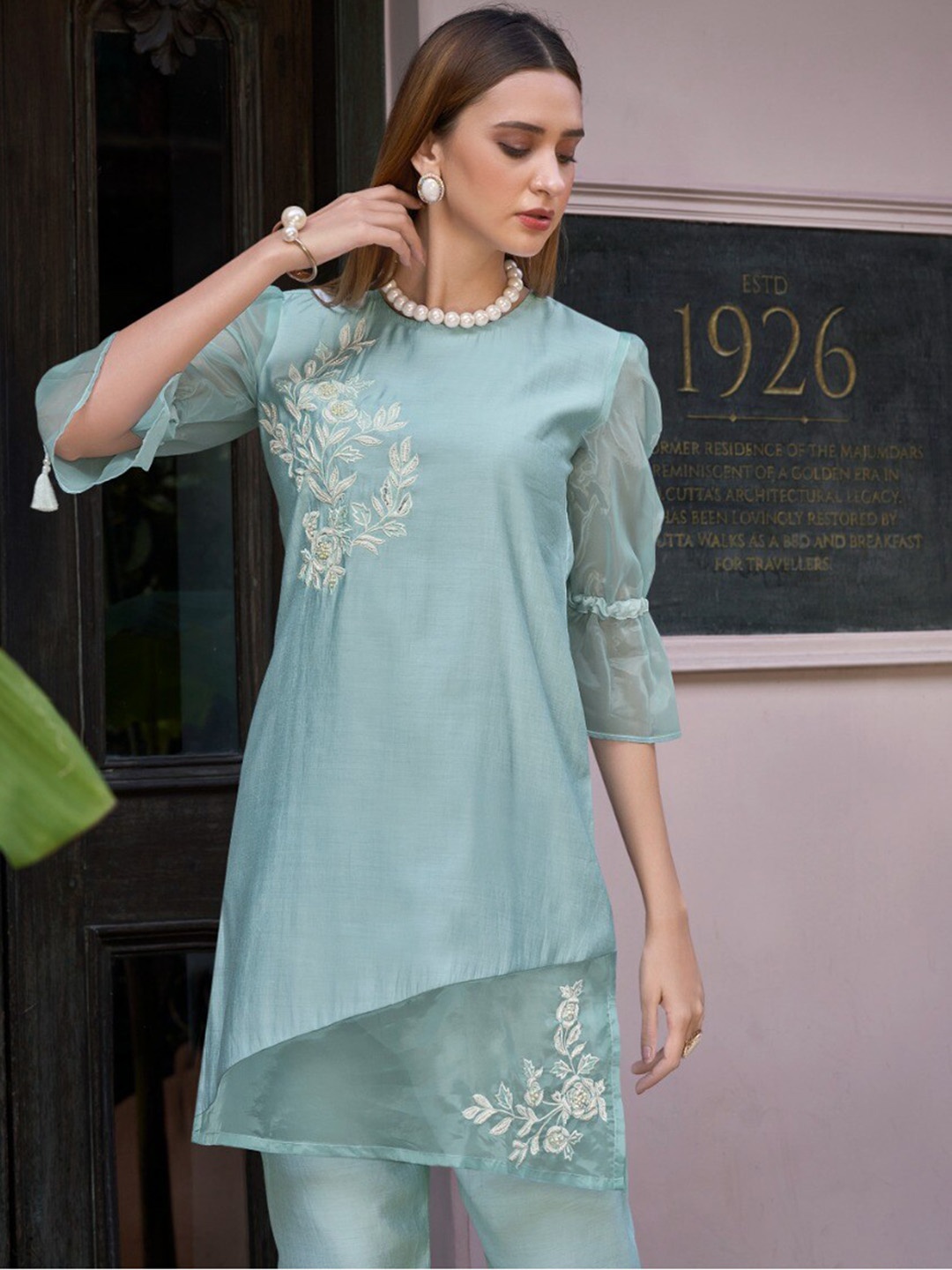 

AUTUMN LANE Women Blue Ethnic Motifs Embroidered Thread Work Kurta with Trousers