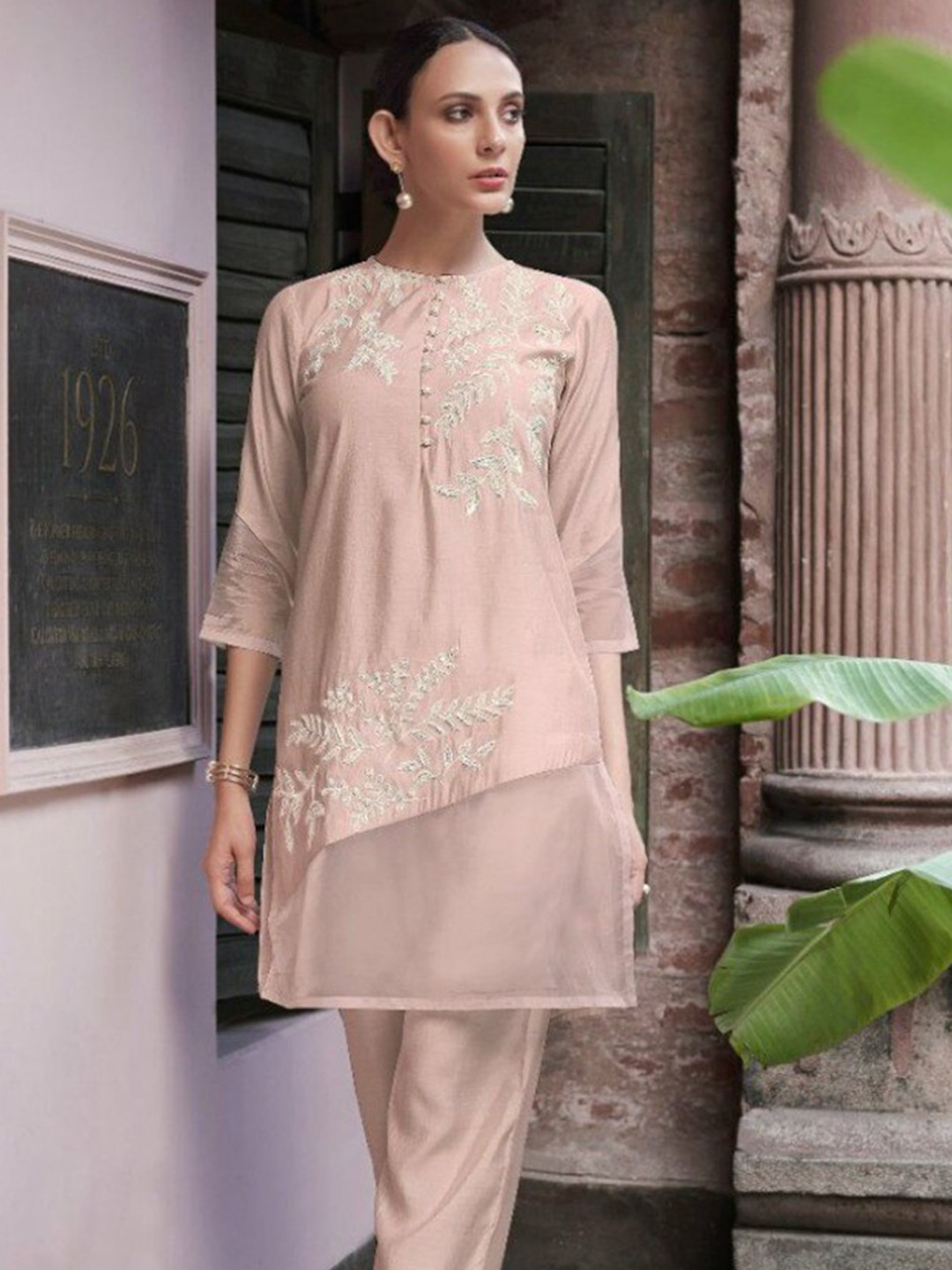 

AUTUMN LANE Women Coral Floral Embroidered Kurti with Trousers