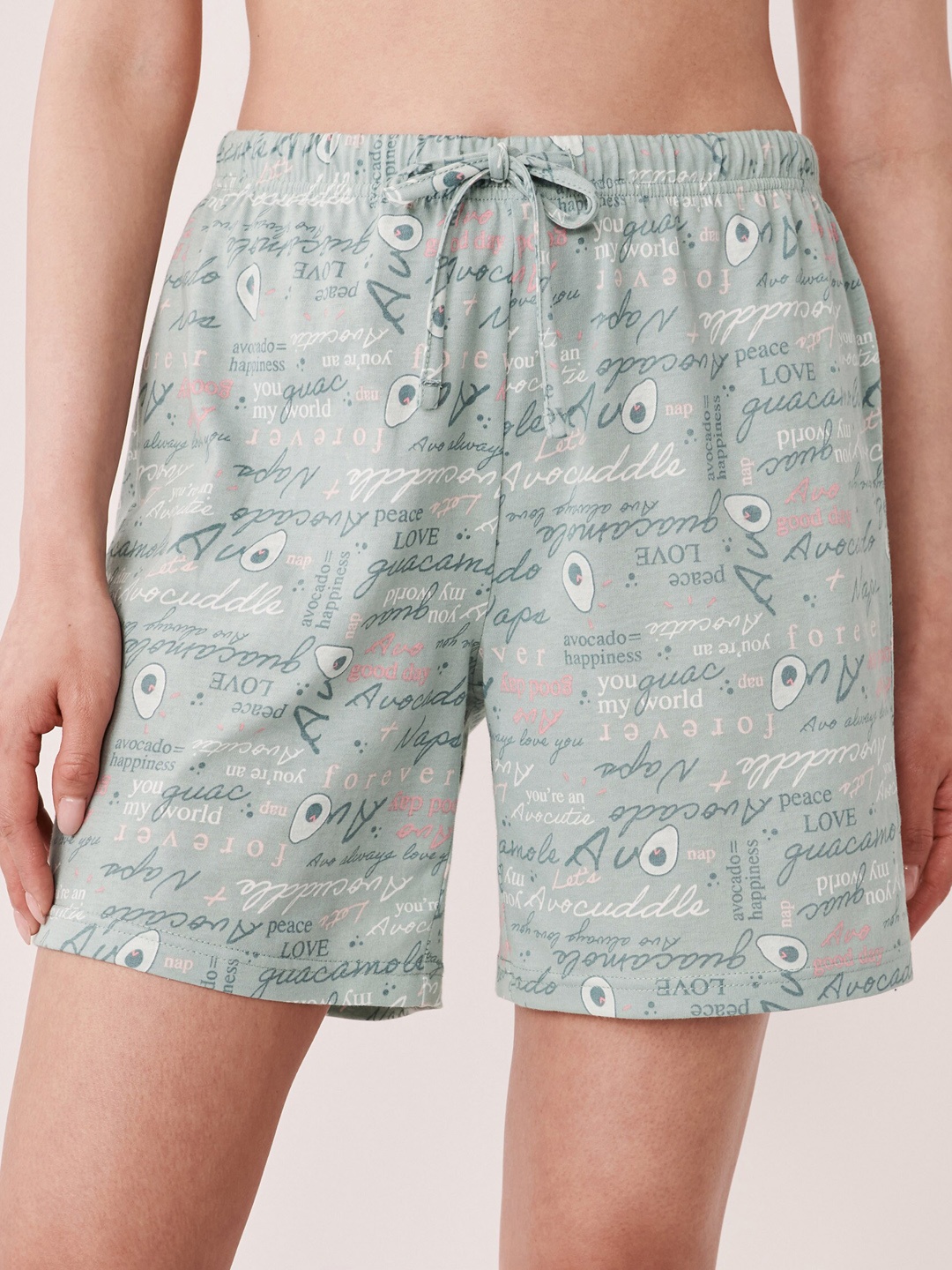 

La Vie en Rose Women Green Conversational Printed Shorts