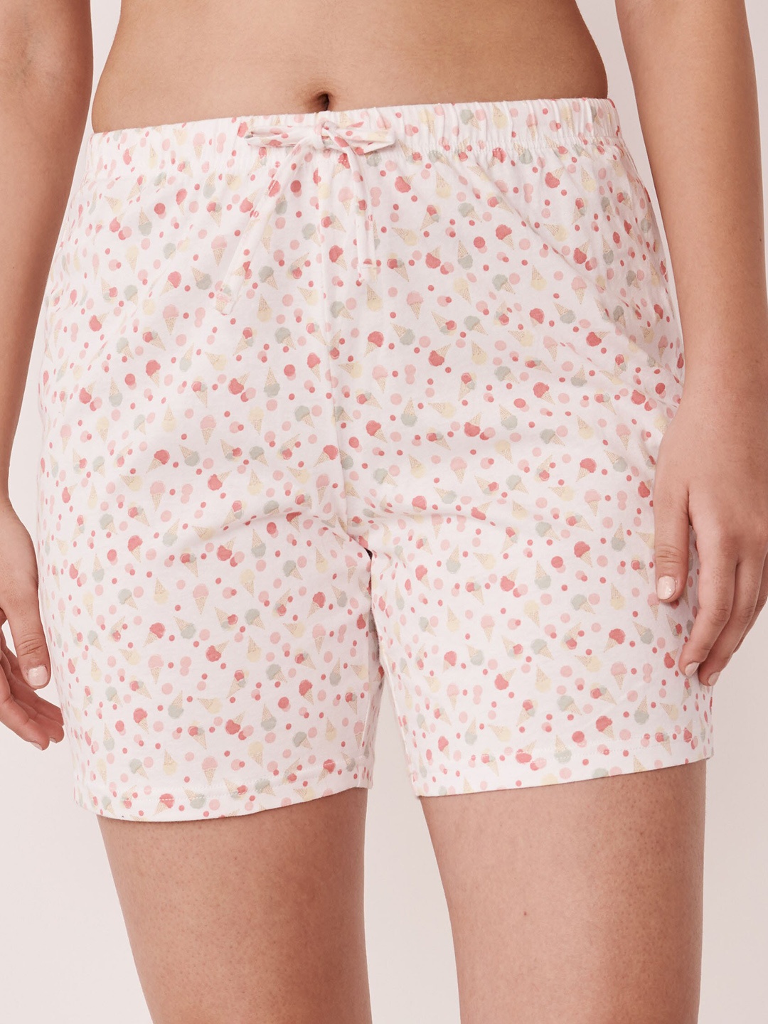 

La Vie en Rose Women Peach-Coloured Conversational Printed Pure Cotton Shorts