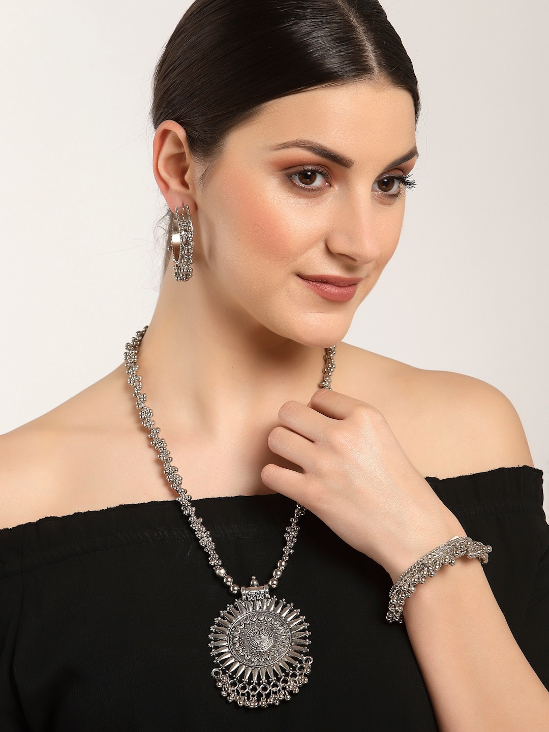 

Arrabi Silver-Toned Beaded Oxidized Jewellery Set