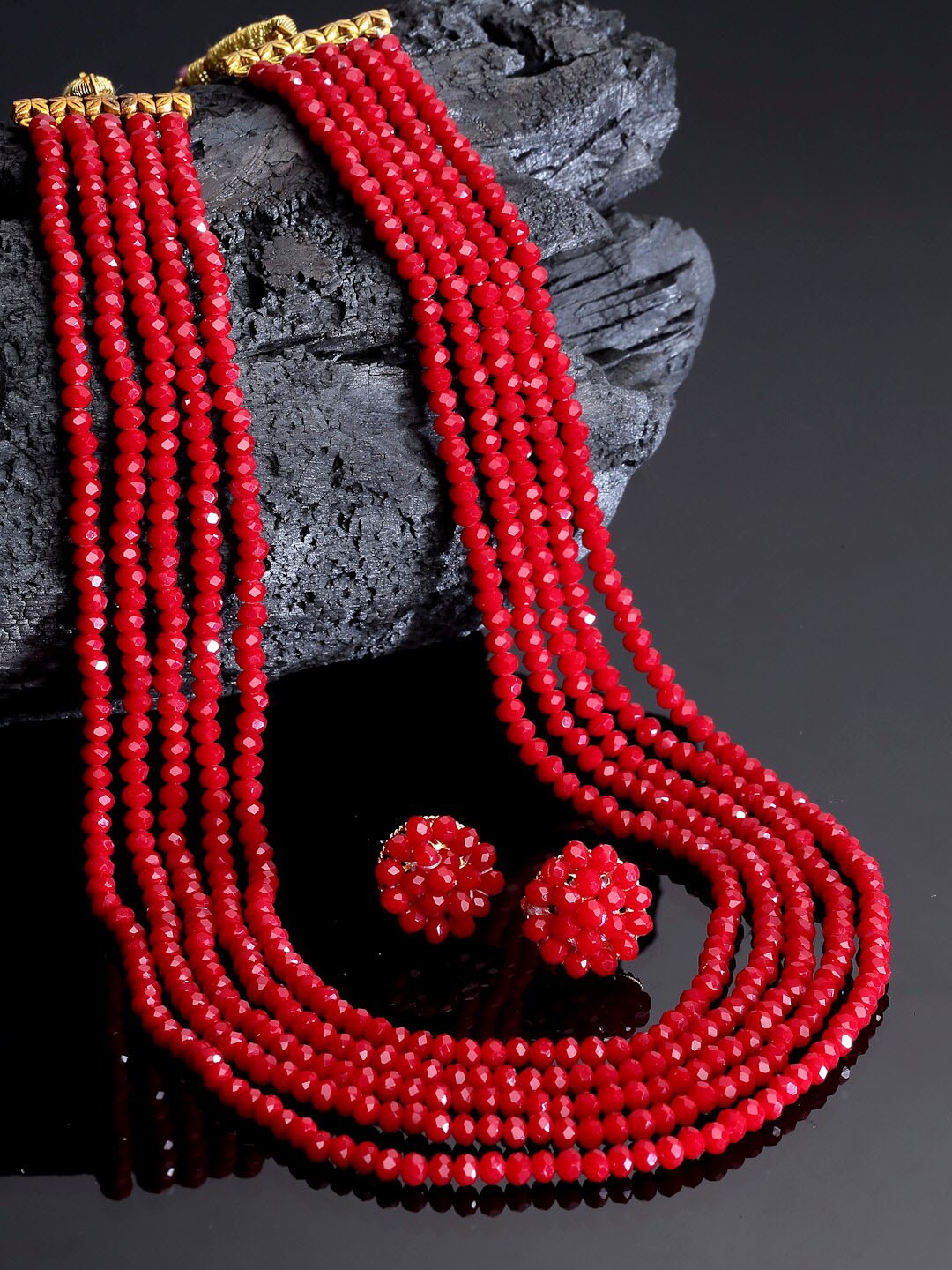 

Arrabi Red Stone-Studded & Beaded Jewellery Set