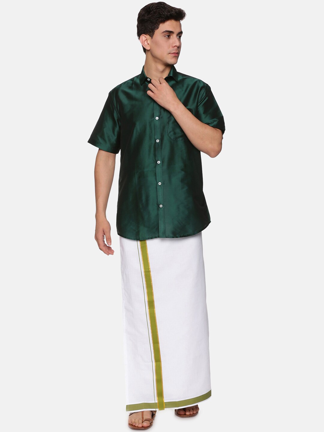 

Sethukrishna Men Green & White Solid Short Sleeves Shirt with Dhoti