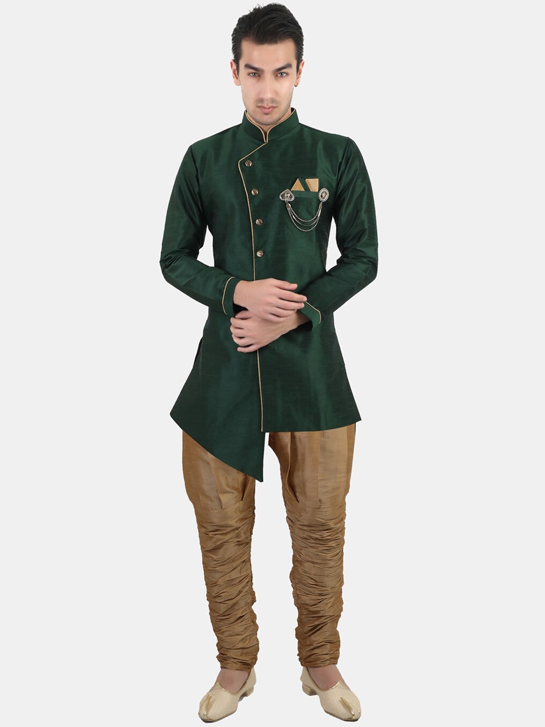 

Avaeta Men Bottle Green & Beige Solid Sherwani