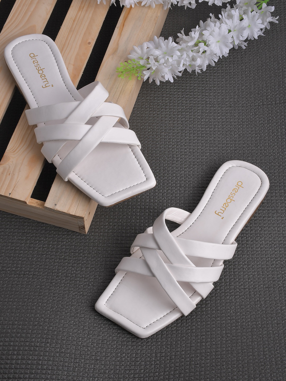 

DressBerry Women White Solid Open Toe Flats