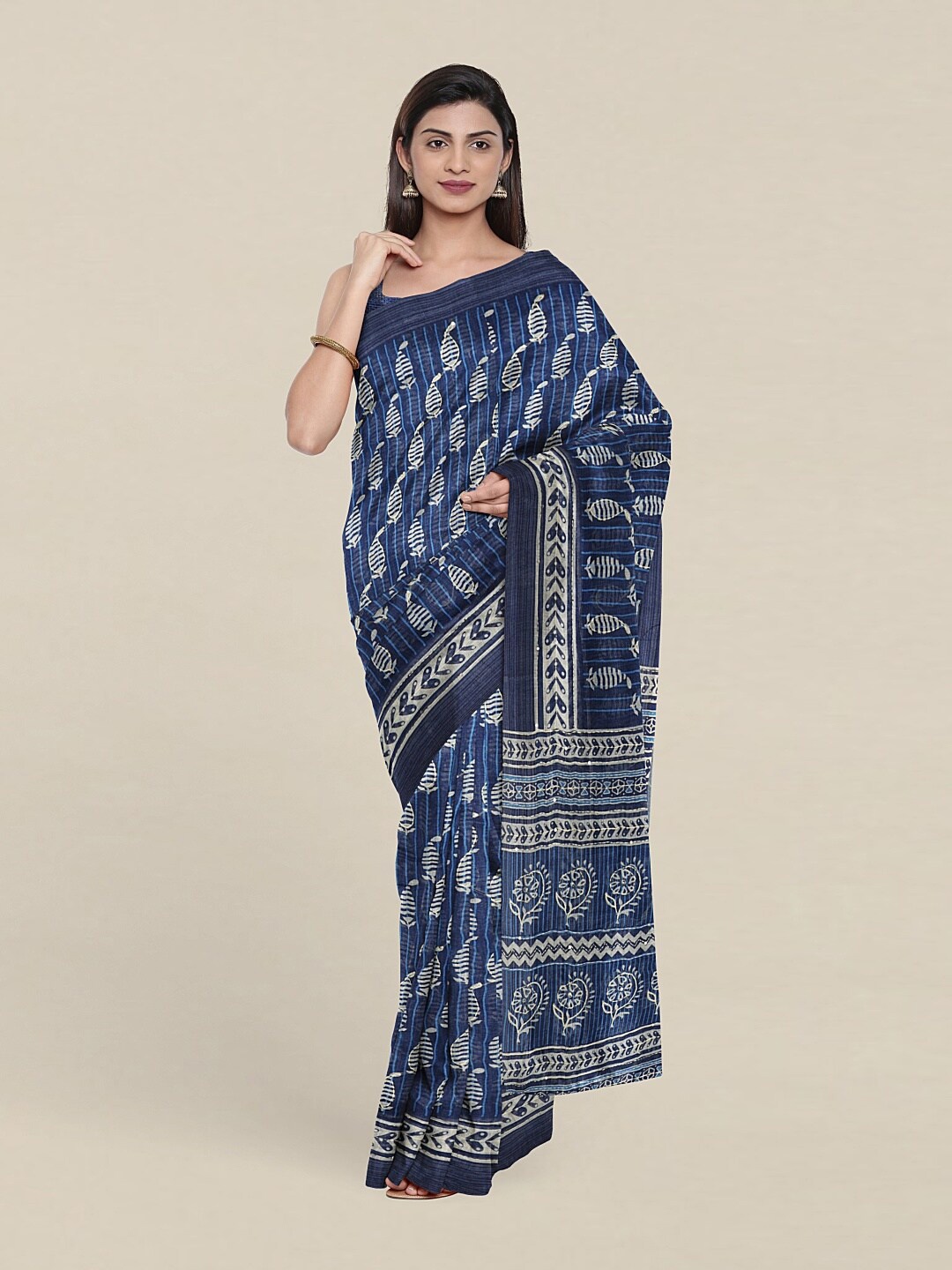 

Pothys Blue & White Paisley Jute Silk Saree