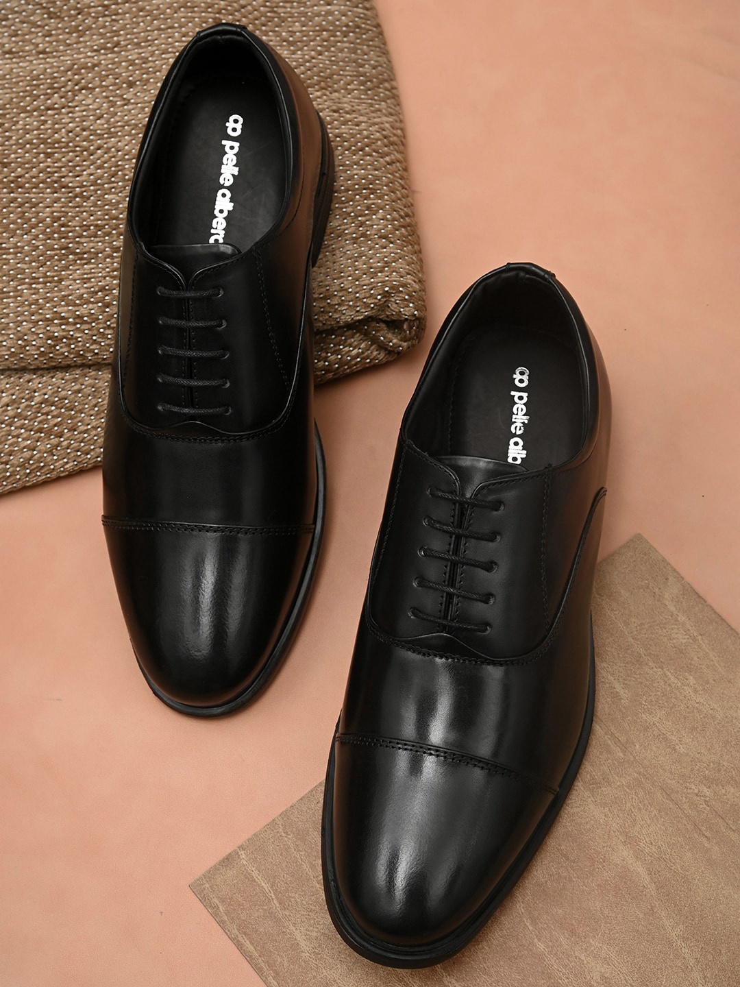 

pelle albero Men Black Solid Leather Formal Derbys