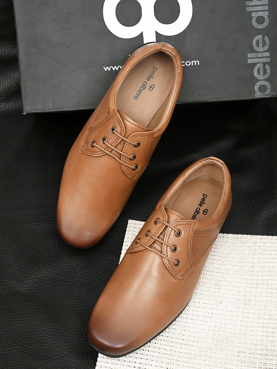 

pelle albero Men Tan Solid Leather Formal Derbys