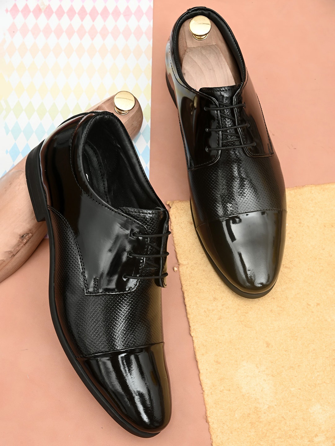 

pelle albero Men Black Solid Leather Formal Derby Shoes