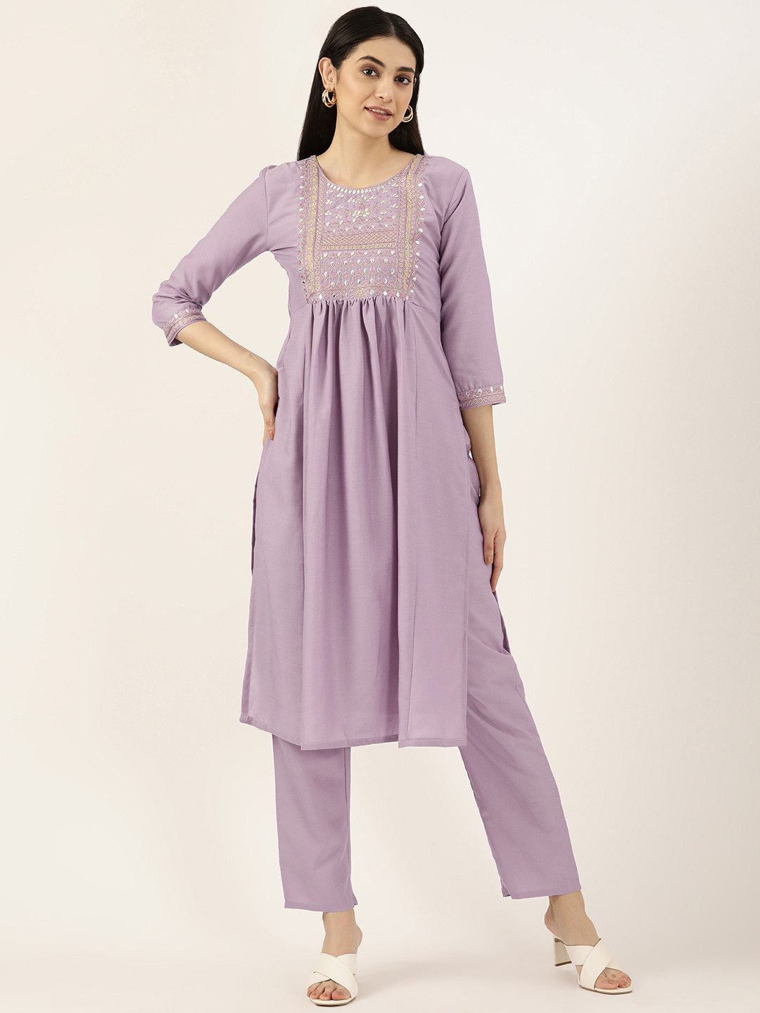 

SWAGG INDIA Women Lavender Ethnic Motifs Embroidered Pleated Kurta with Trousers